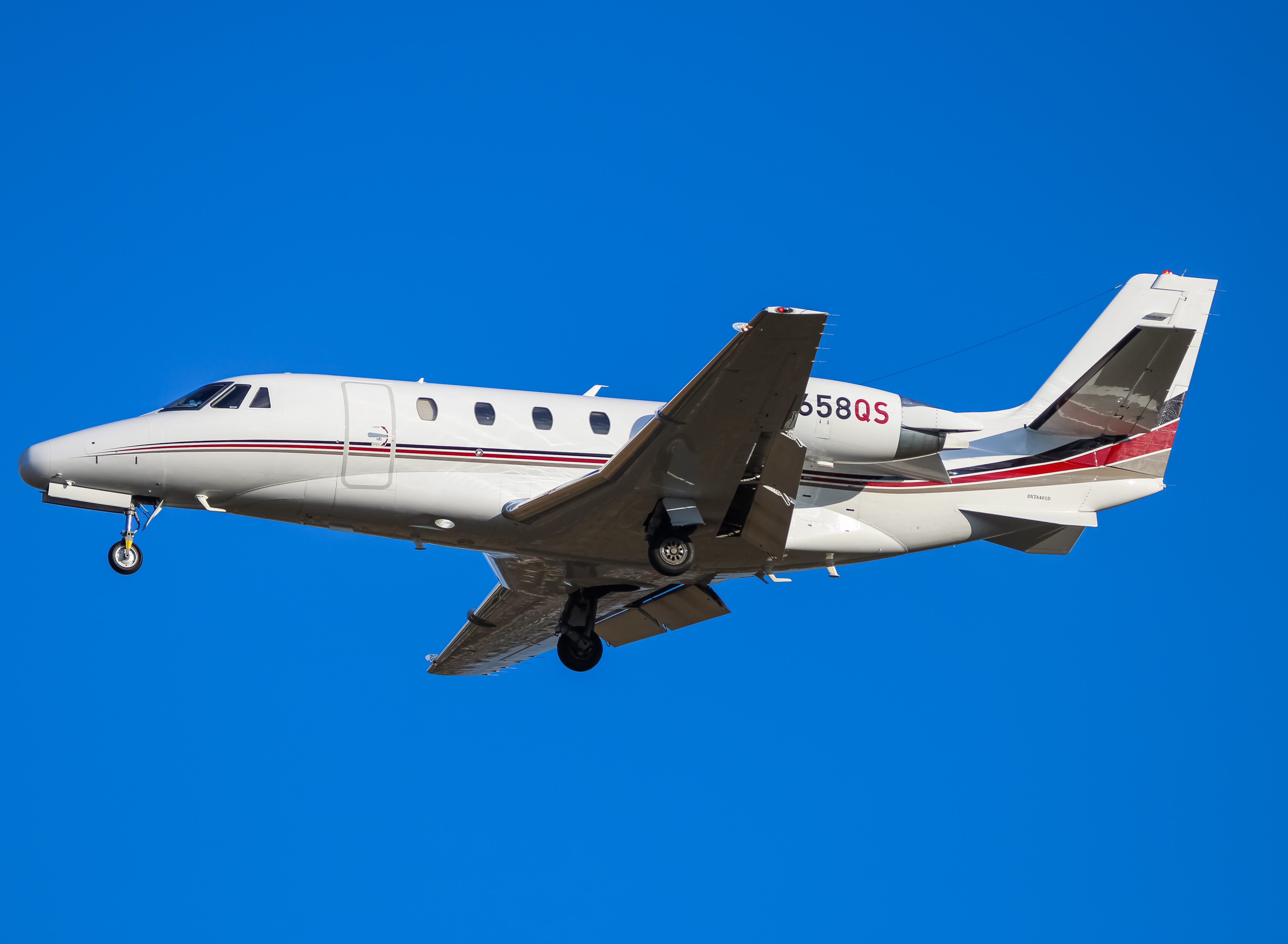 Full size: NetJets Cessna Citation 560XL Excel N658QS at Washington Dulles International Airport