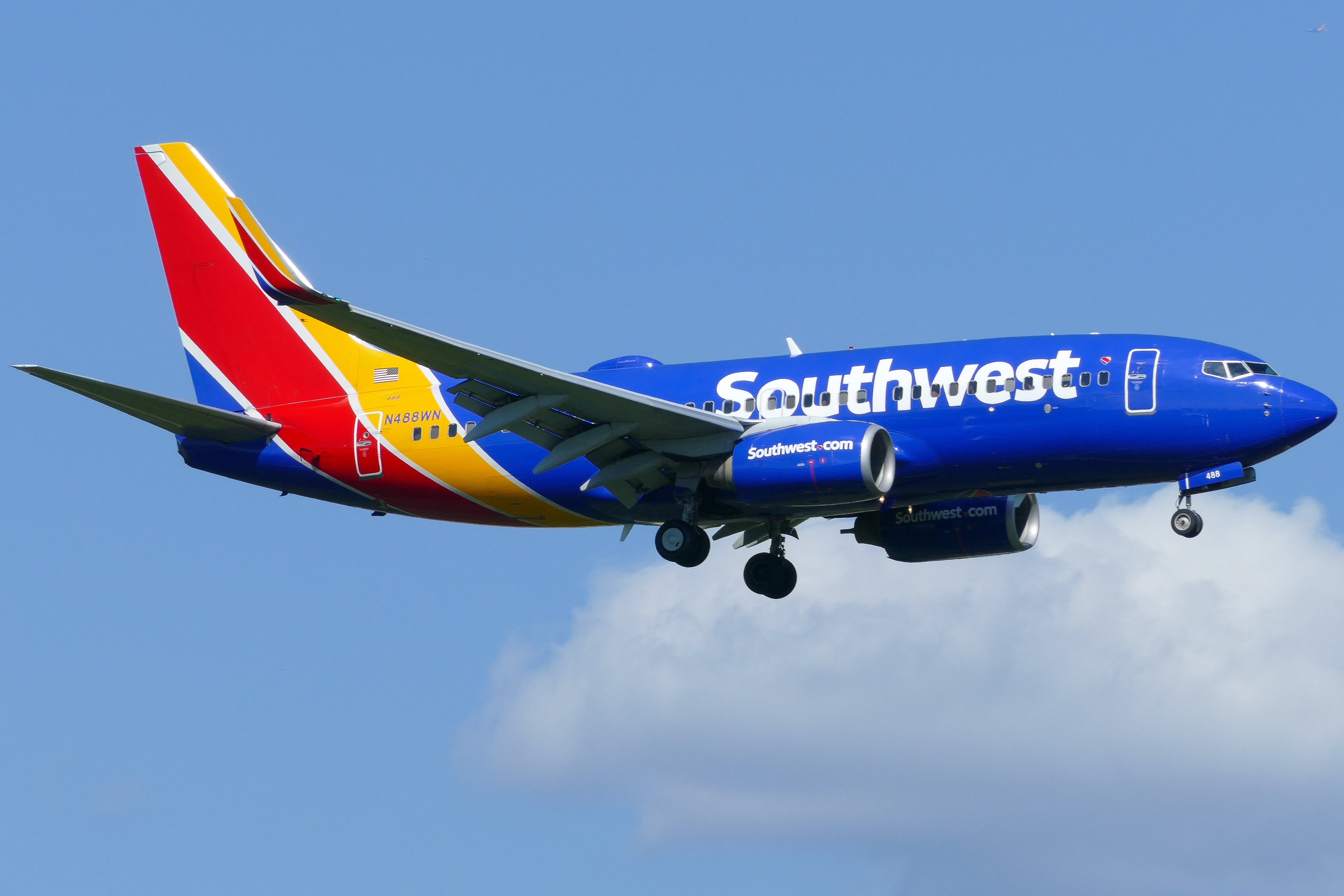 Full size: Southwest Airlines Boeing 737-700 N488WN at Austin-Bergstrom International Airport