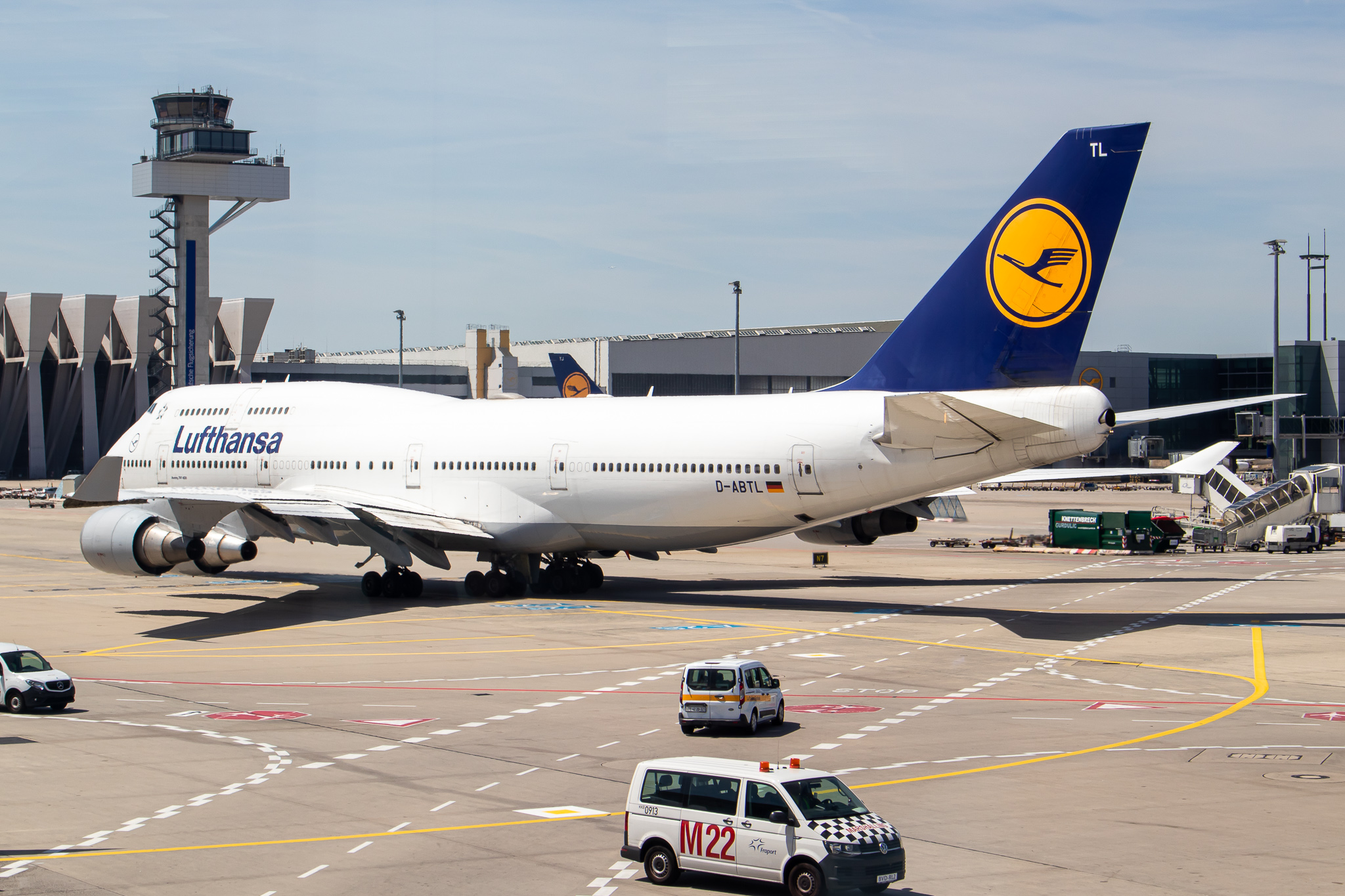 Full size: Lufthansa Boeing 747-400 D-ABTL at Frankfurt International Airport