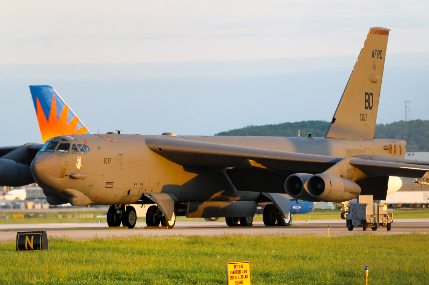 Full size: USAF - United States Air Force Boeing B-52H Stratofortress 61-0017 at Louisville Muhammad Ali International Airport