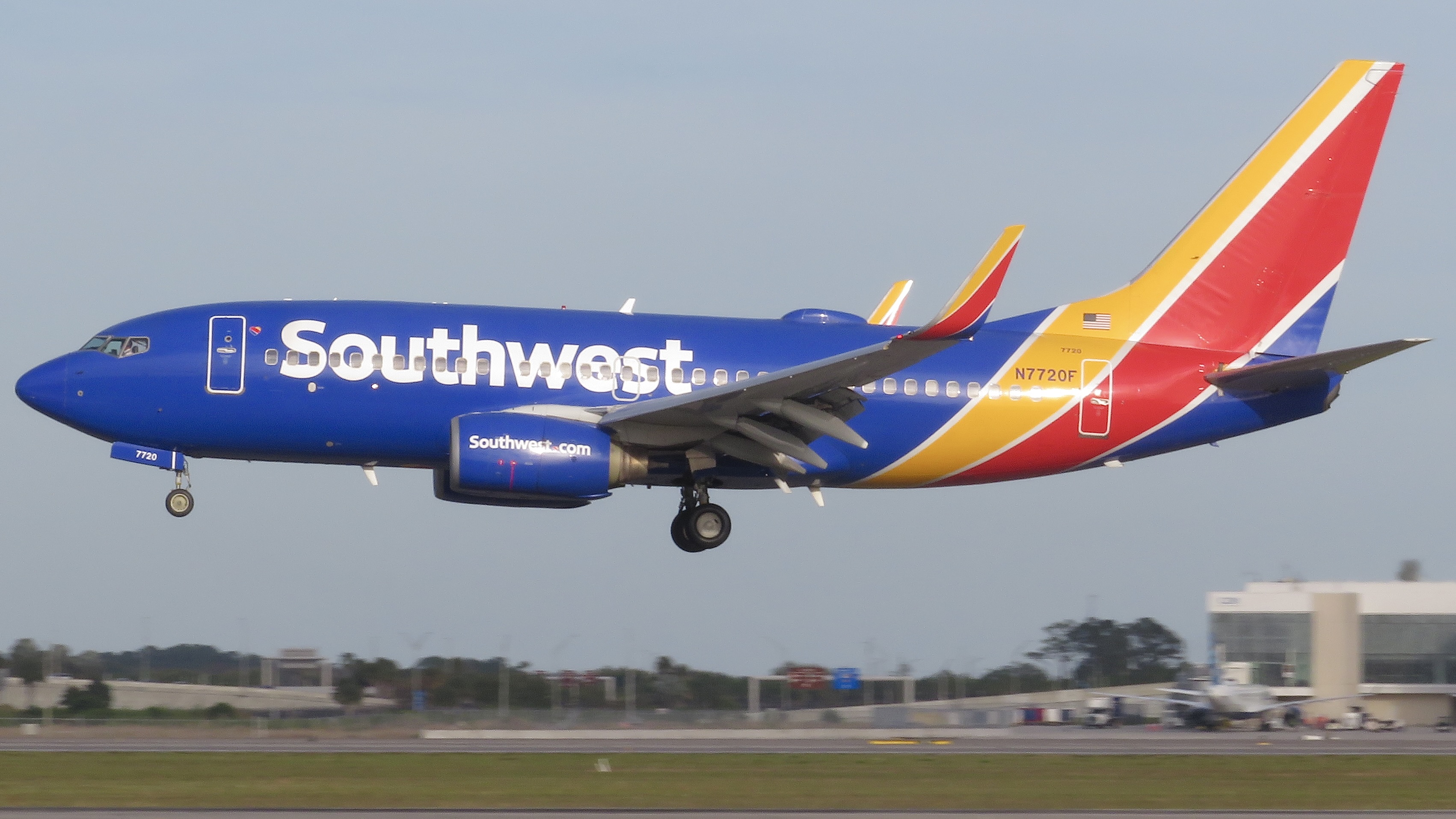 Full size: Southwest Airlines Boeing 737-700 N7720F at Orlando International Airport