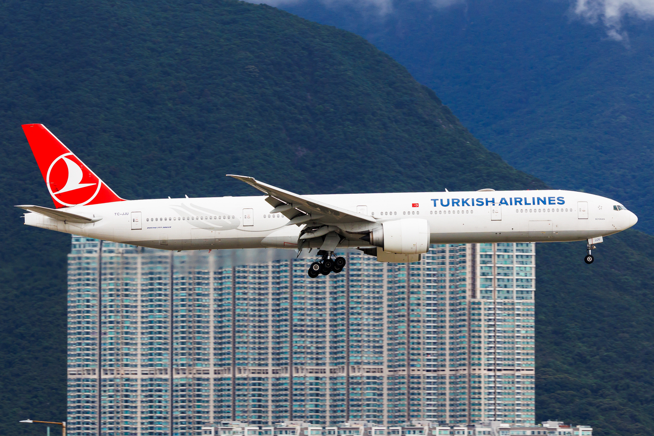 Full size: Turkish Airlines Boeing 777-300ER TC-JJU at Hong Kong International Airport