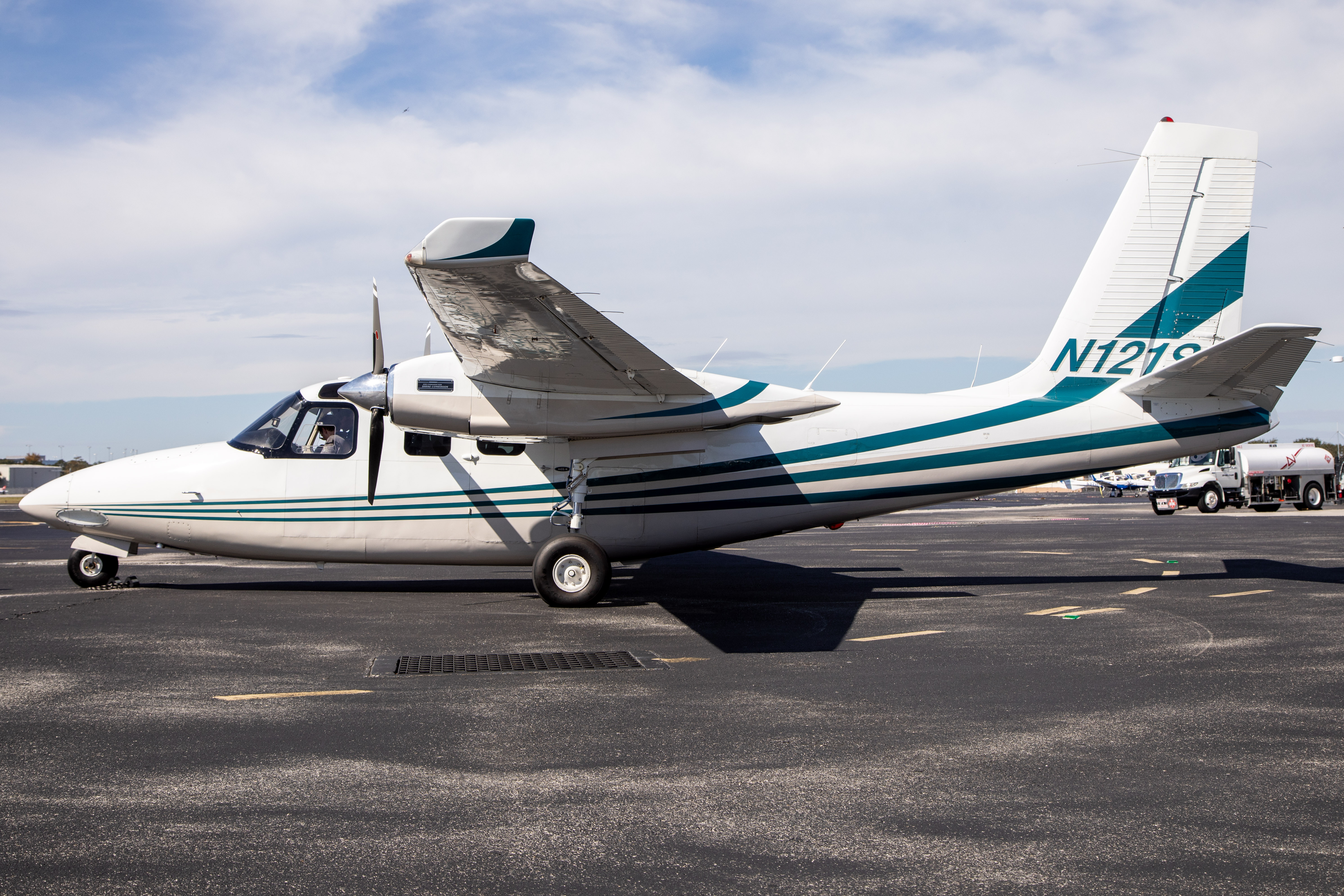Full size: PRIVATE Aero Commander 500-B N121SP at Daytona Beach International Airport
