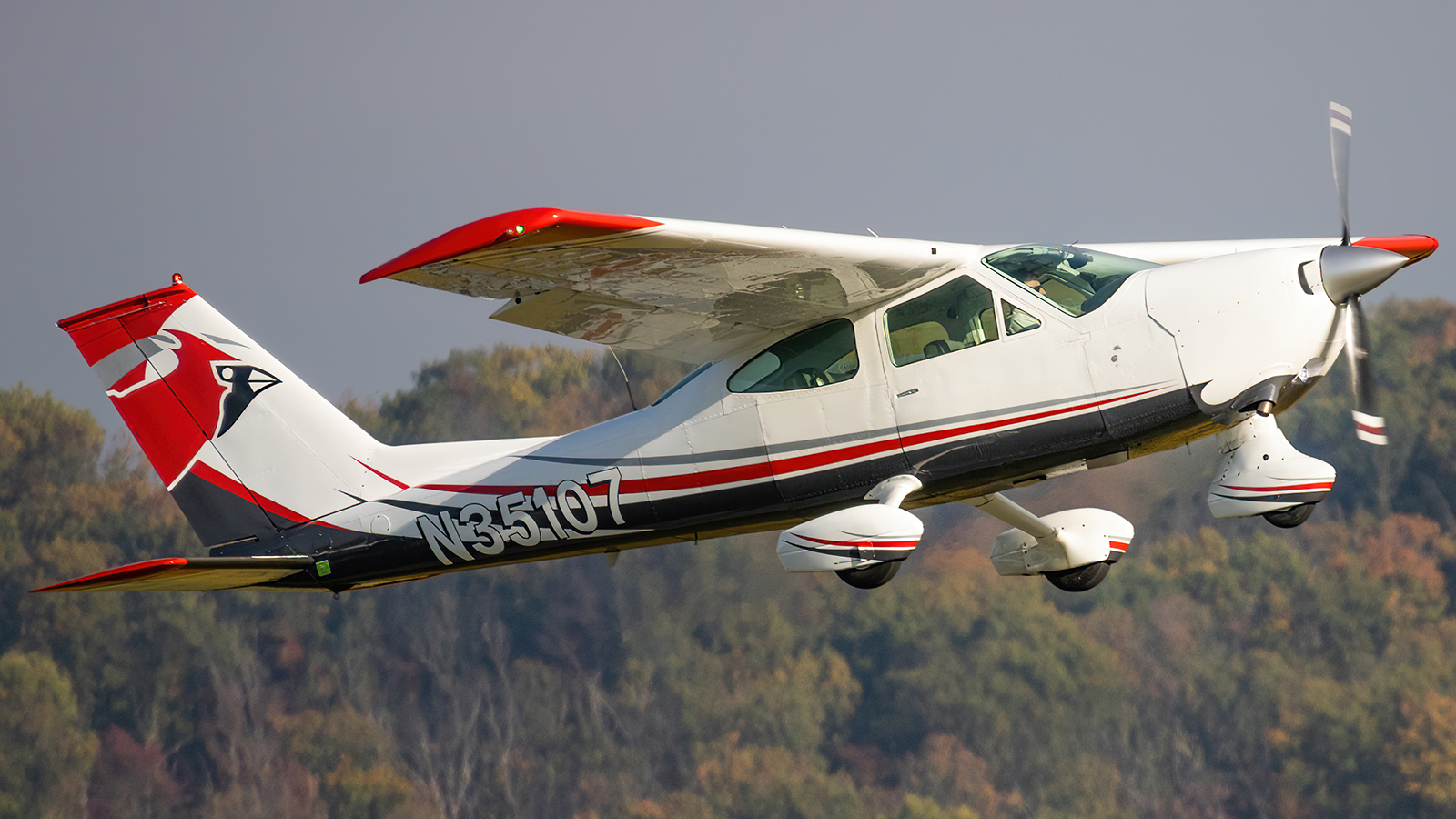 Full size: PRIVATE Cessna 177 Cardinal N35107 at Frederick Municipal Airport
