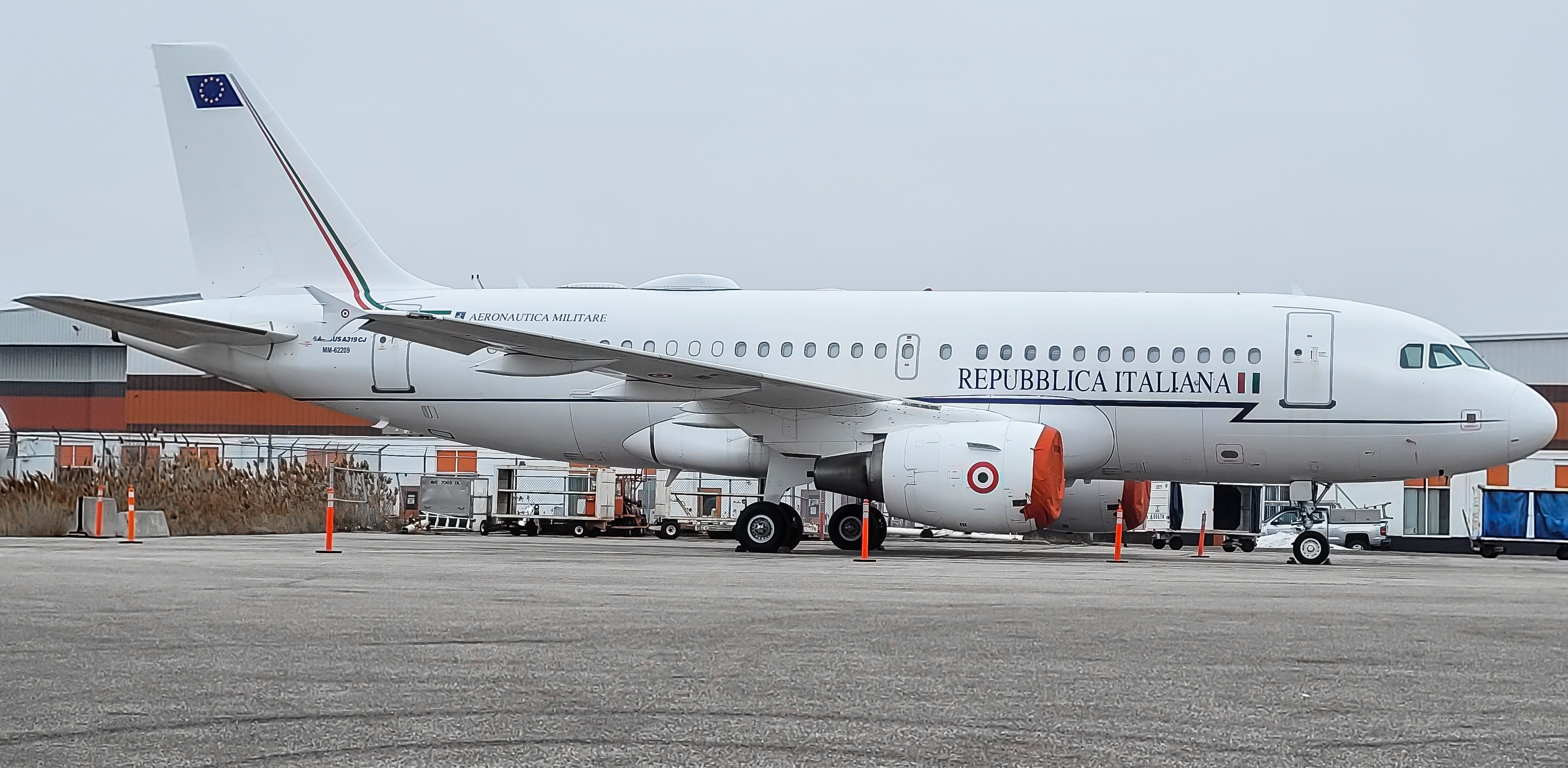 Full size: Italian Government  Airbus A319-100 MM62209 at Lester B Pearson International Airport