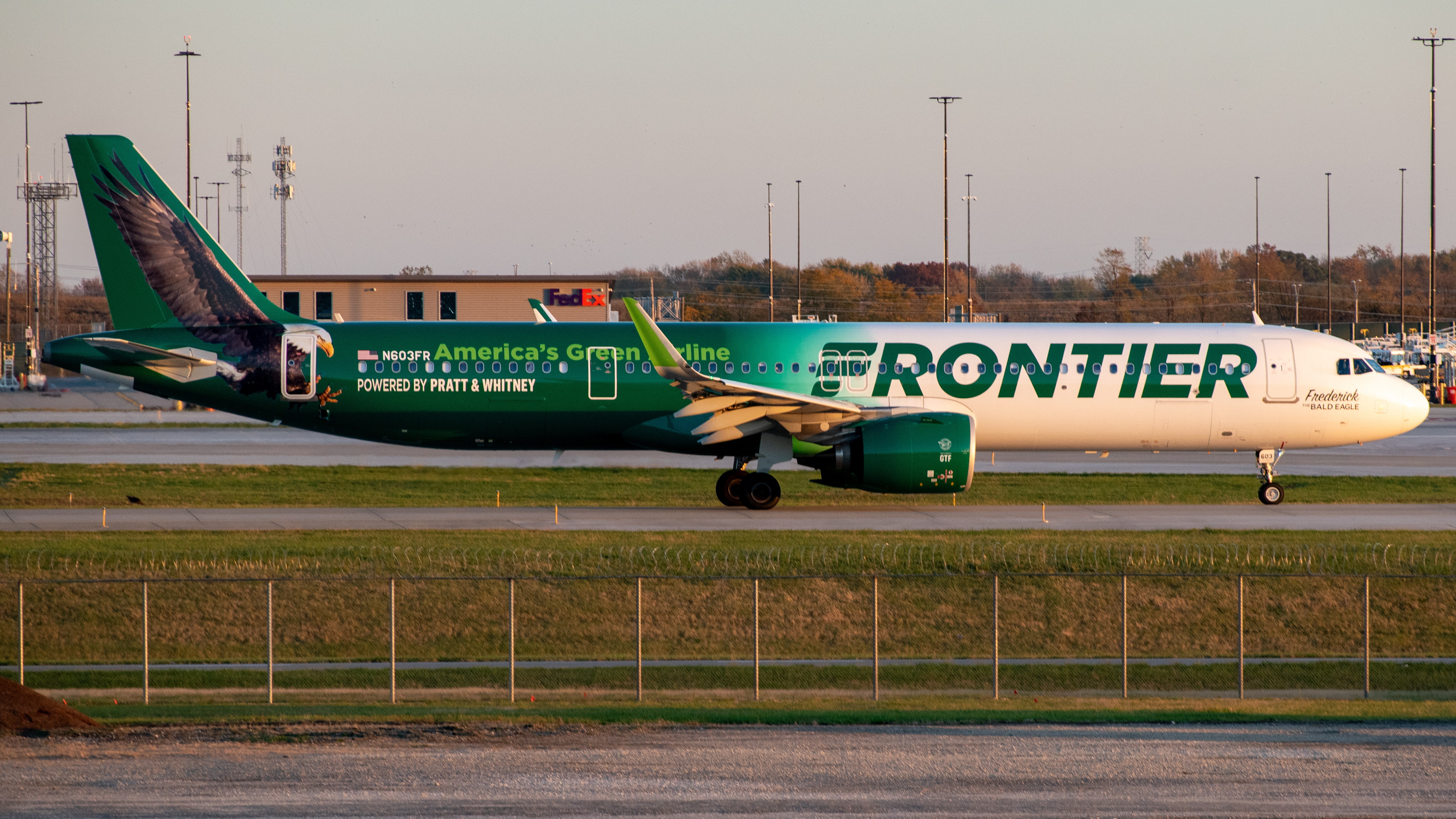 Full size: Frontier Airlines Airbus A321NEO N603FR at Indianapolis International Airport