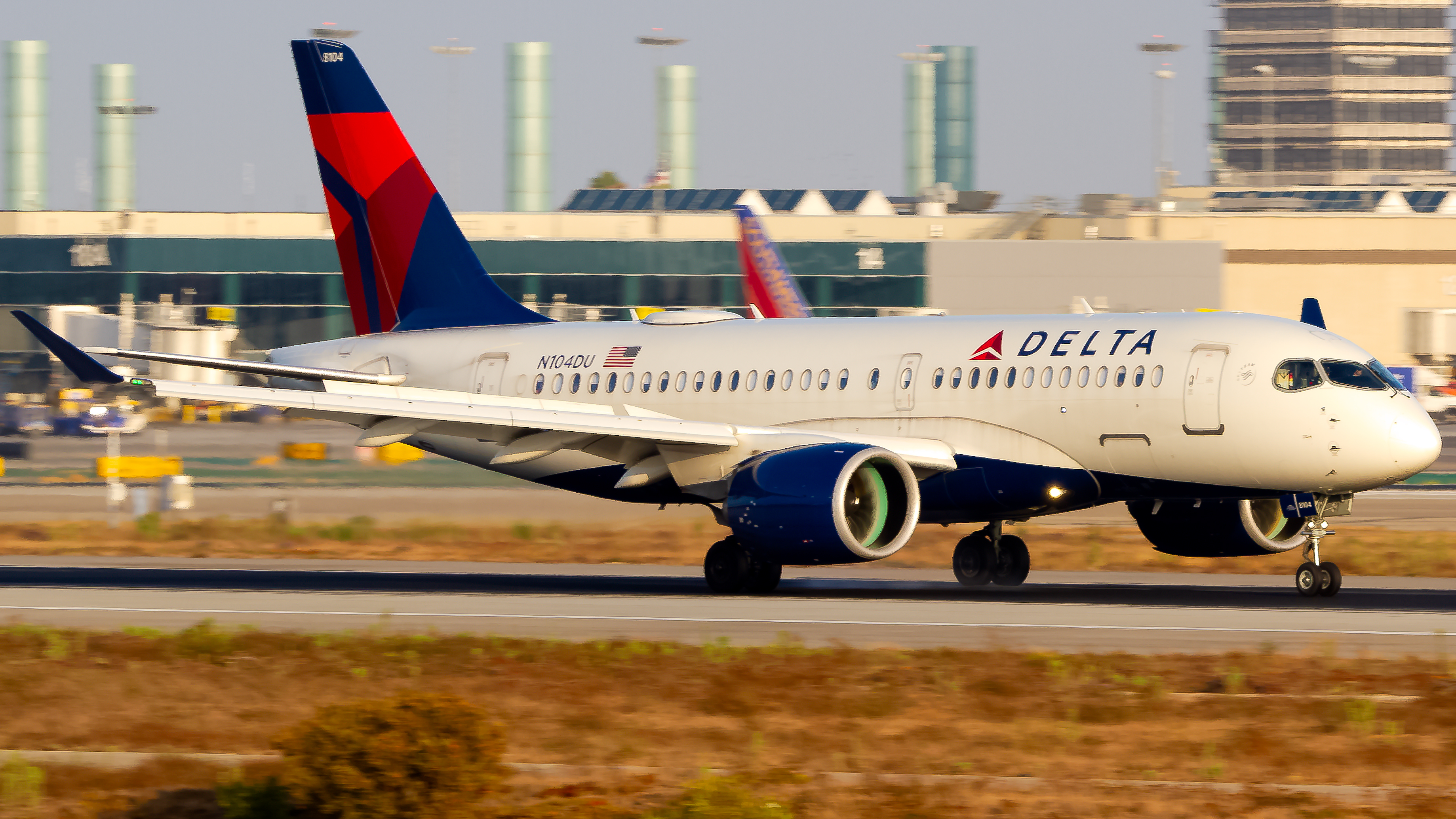 Full size: Delta Airlines Airbus A220-100 N104DU at Los Angeles International Airport