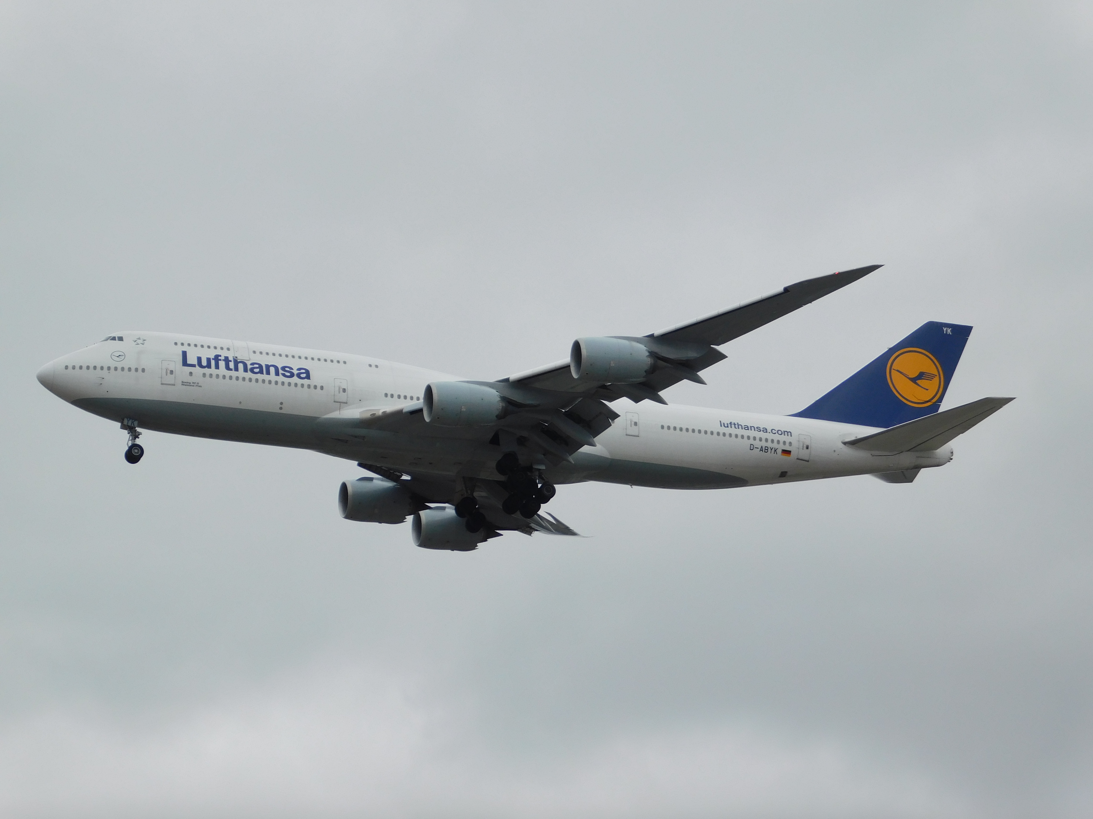Full size: Lufthansa  Boeing 747-8i  D-ABYK at Chicago O'Hare International Airport