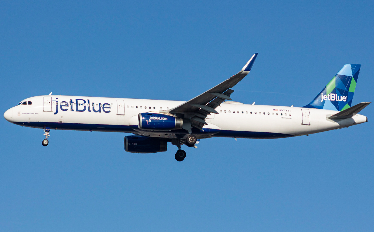 Full size: JetBlue Airways Airbus A321-200 N973JT at Tampa International Airport