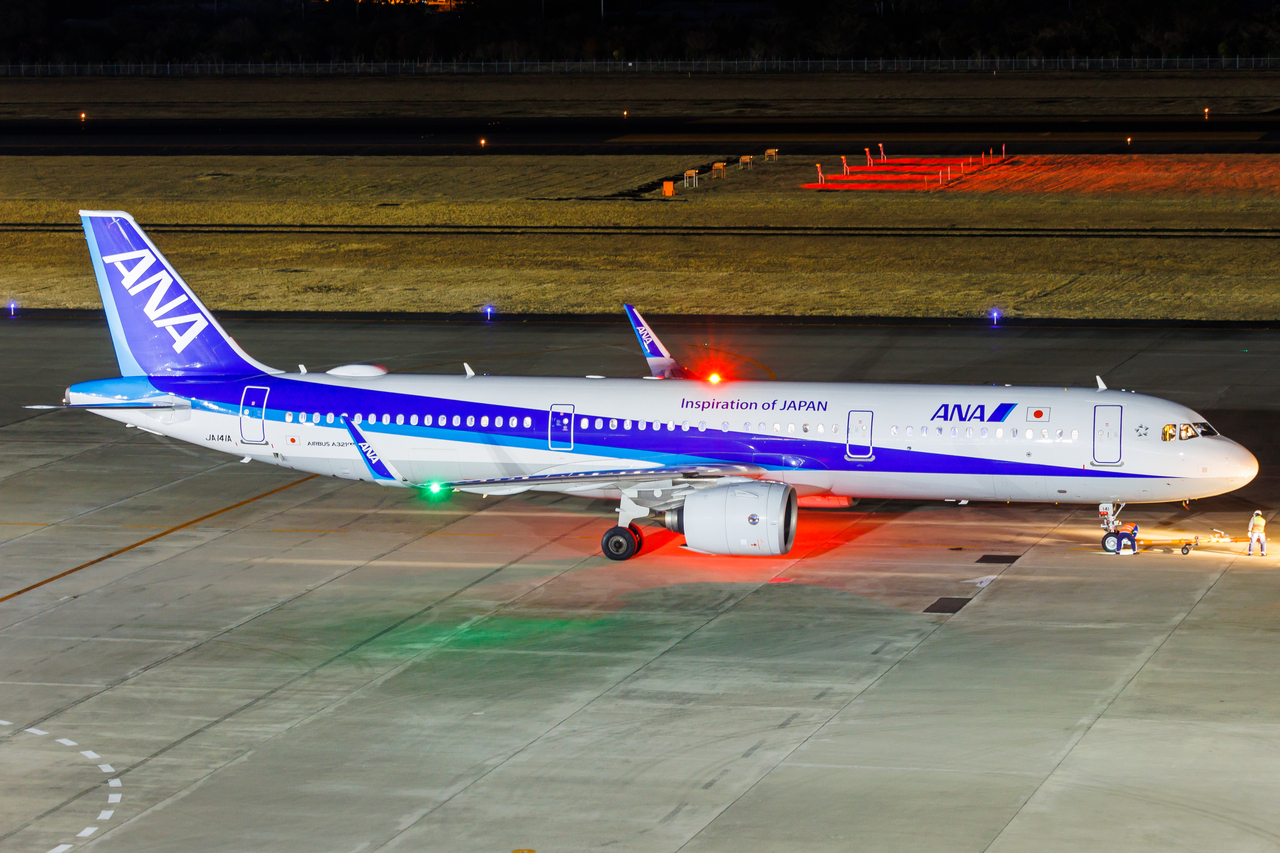 Full size: All Nippon Airways Airbus A321NEO JA141A at Sendai Airport