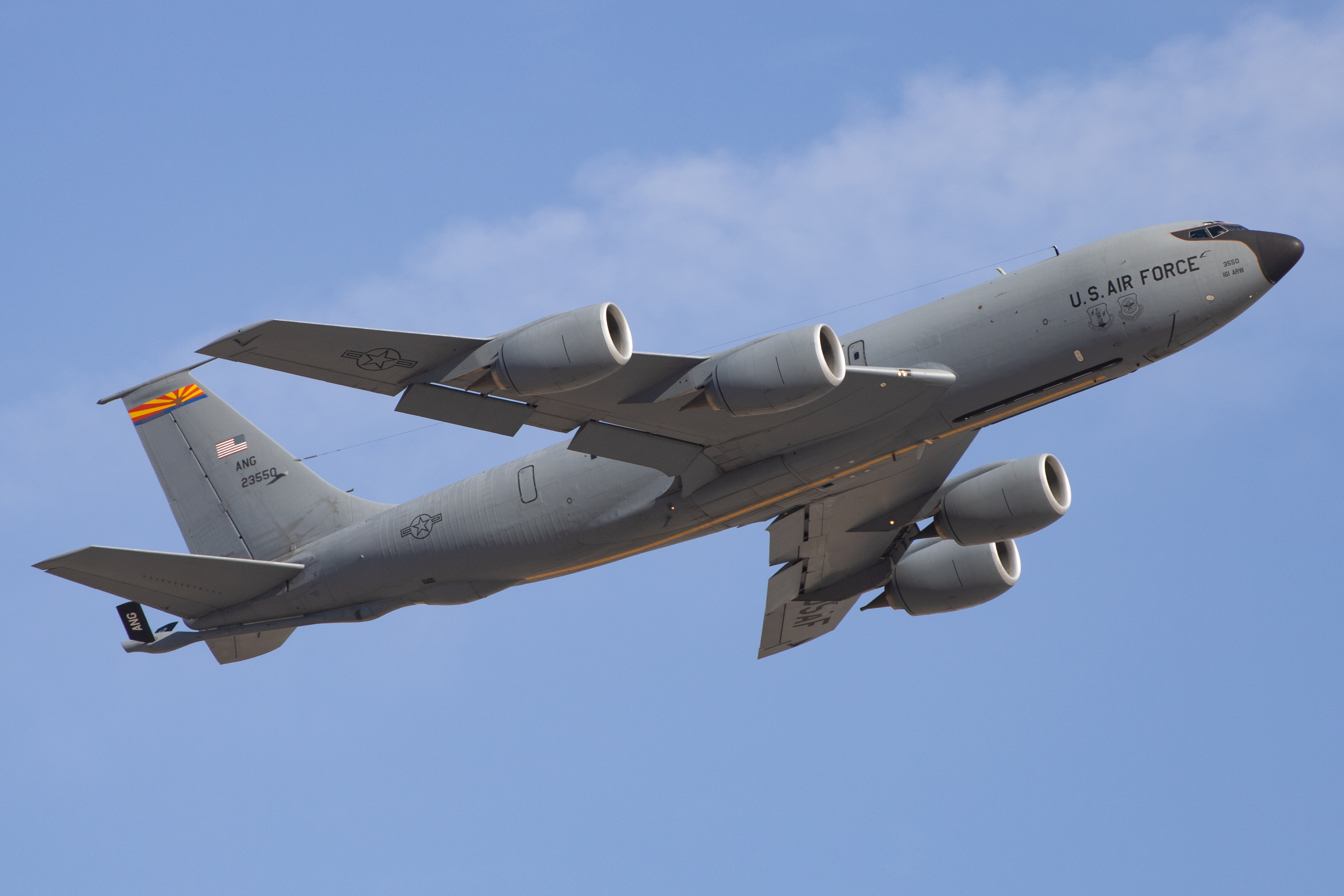 Full size: USAF - United States Air Force Boeing KC-135 Stratotanker 62-3550 at Phoenix Sky Harbor International Airport