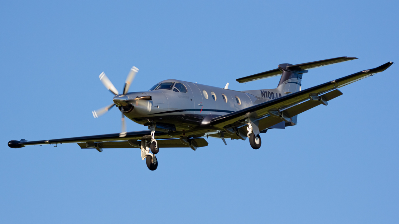 Full size: PRIVATE Pilatus PC-12 N100JA at John Glenn Columbus International Airport