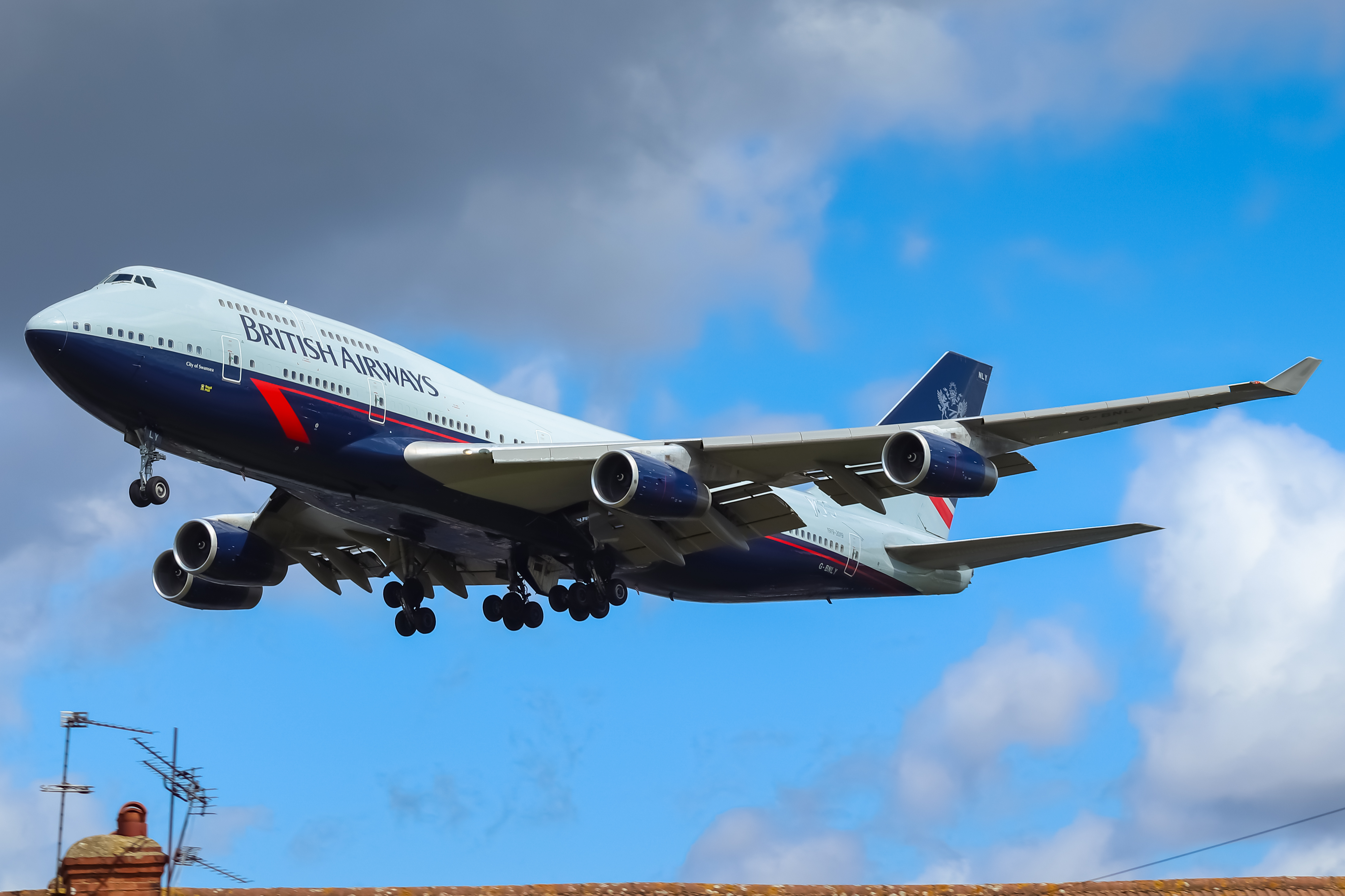 Full size: British Airways Boeing 747-400 G-BNLY at London Heathrow International Airport