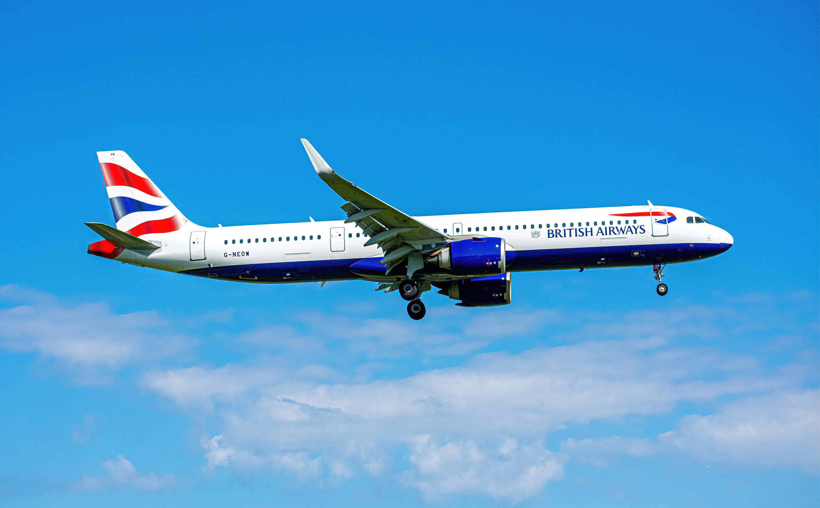 Full size: British Airways Airbus A321NEO G-NEOW at Amsterdam Schiphol Airport