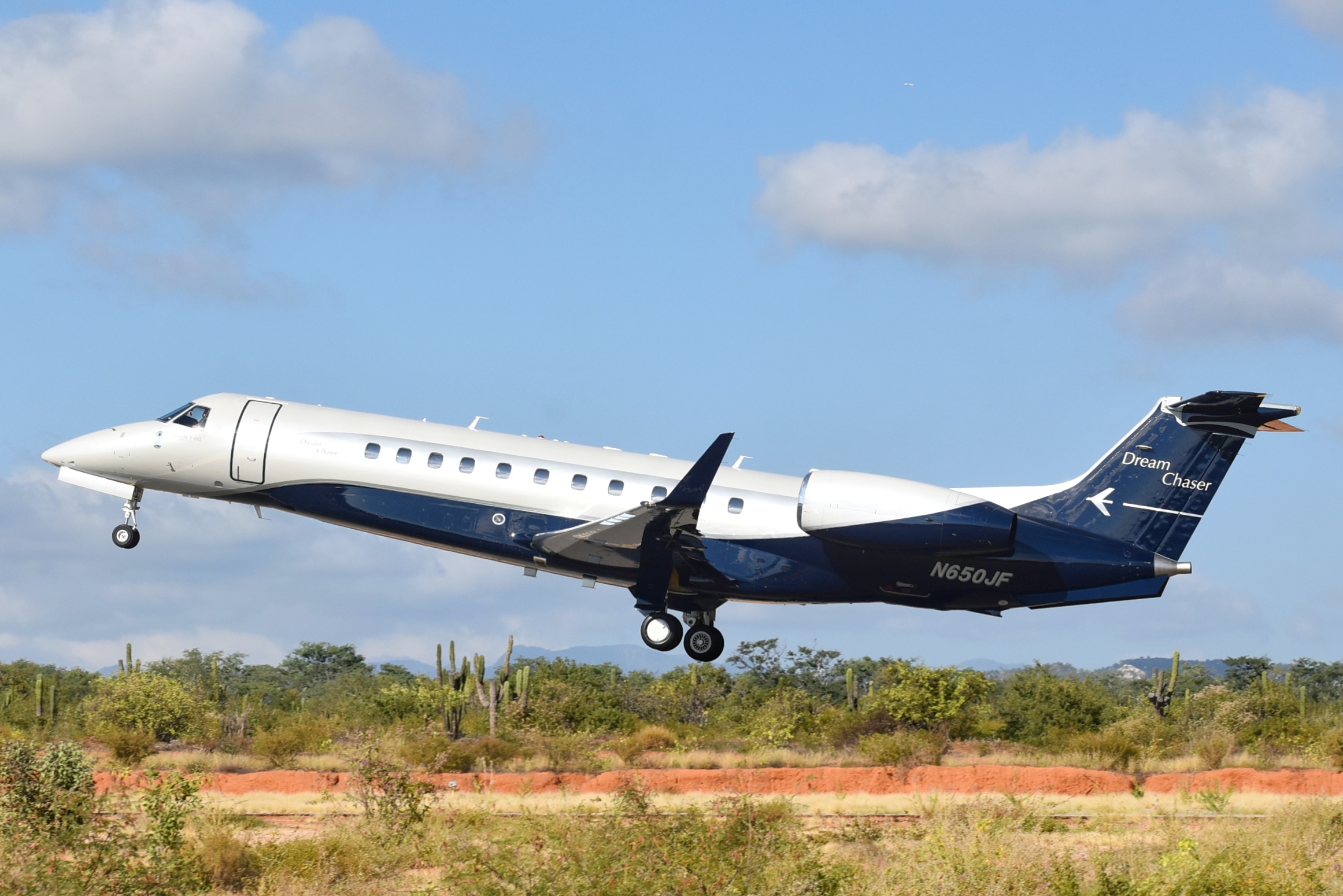 Full size: PRIVATE Embrear Legacy 600 N650JF at Aeropuerto de Cabo San Lucas Internacional