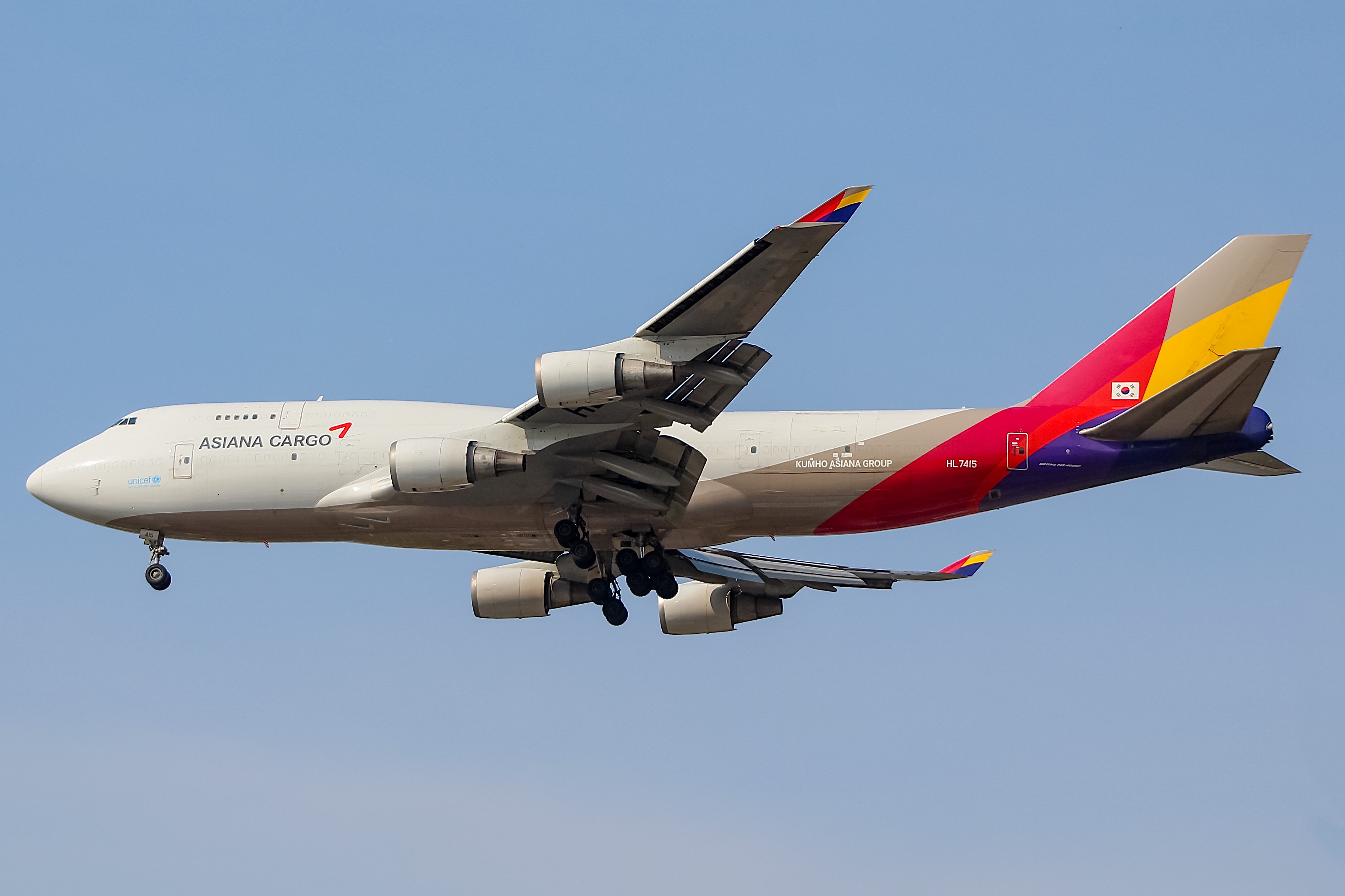 Full size: Asiana Airlines Cargo Boeing 747-400F HL7415 at Chicago O'Hare International Airport