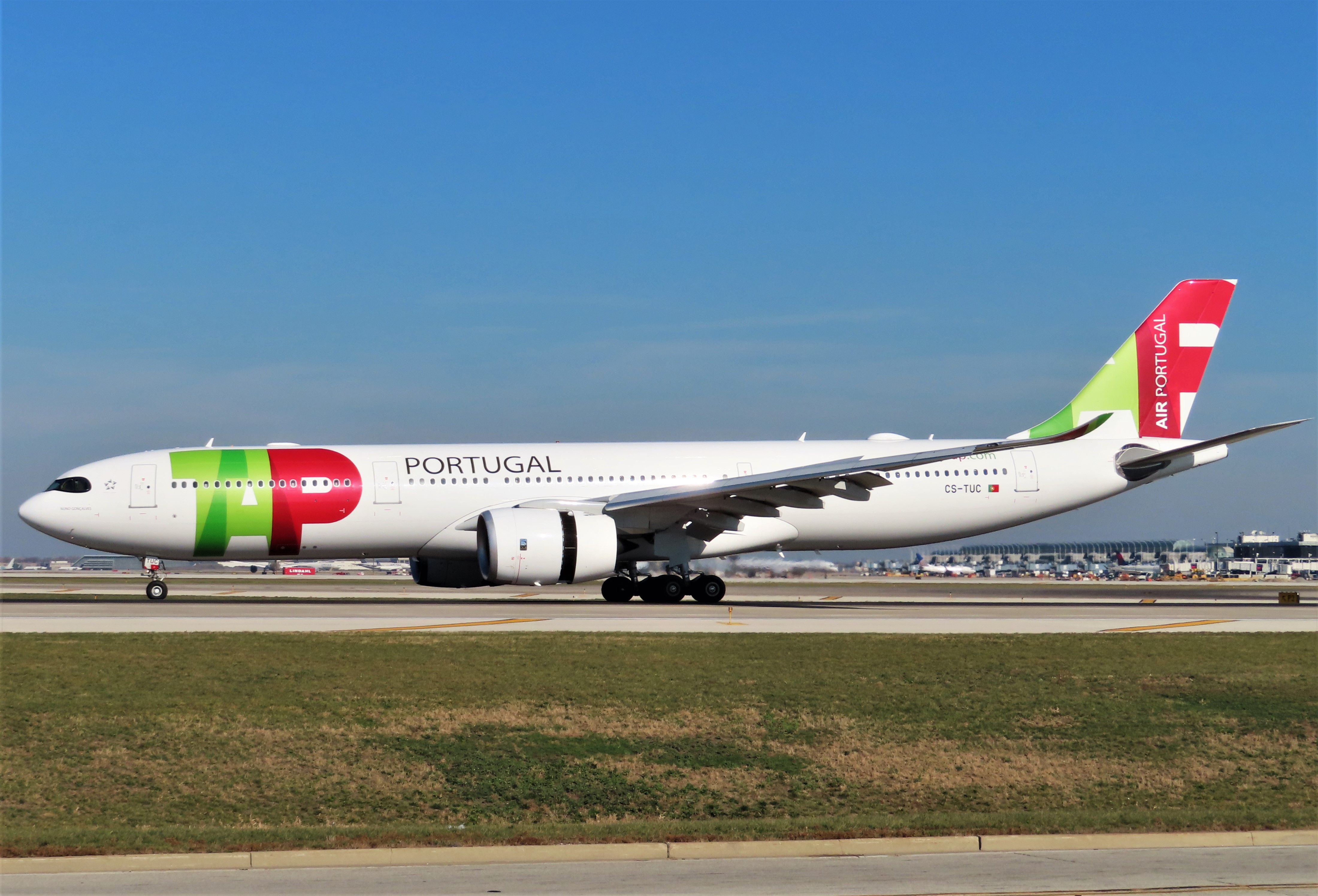 Full size: TAP Air Portugal Airbus A330-900 CS-TUS at Chicago O'Hare International Airport