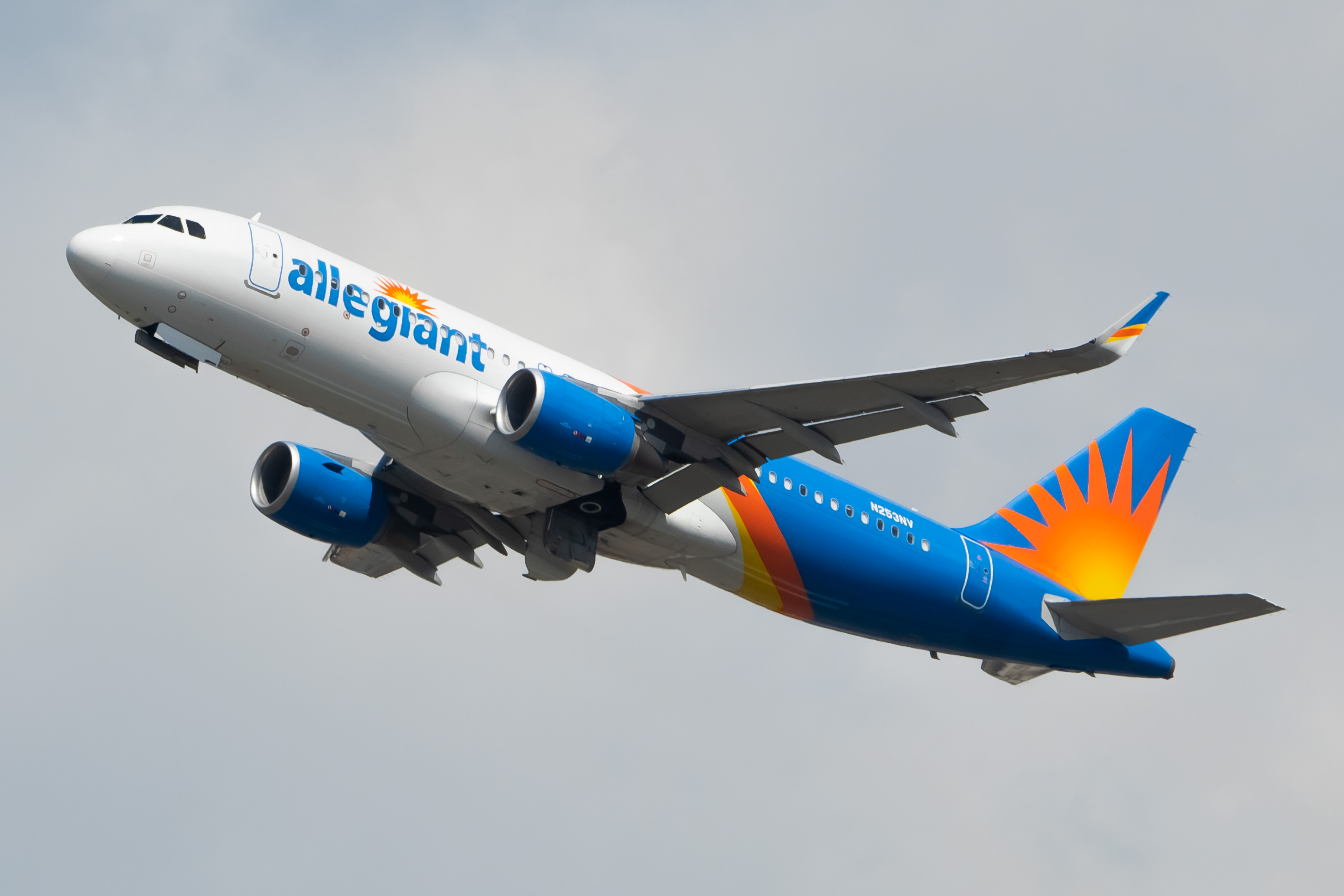 Full size: Allegiant Air Airbus A320 N253NV at Newark Liberty International Airport
