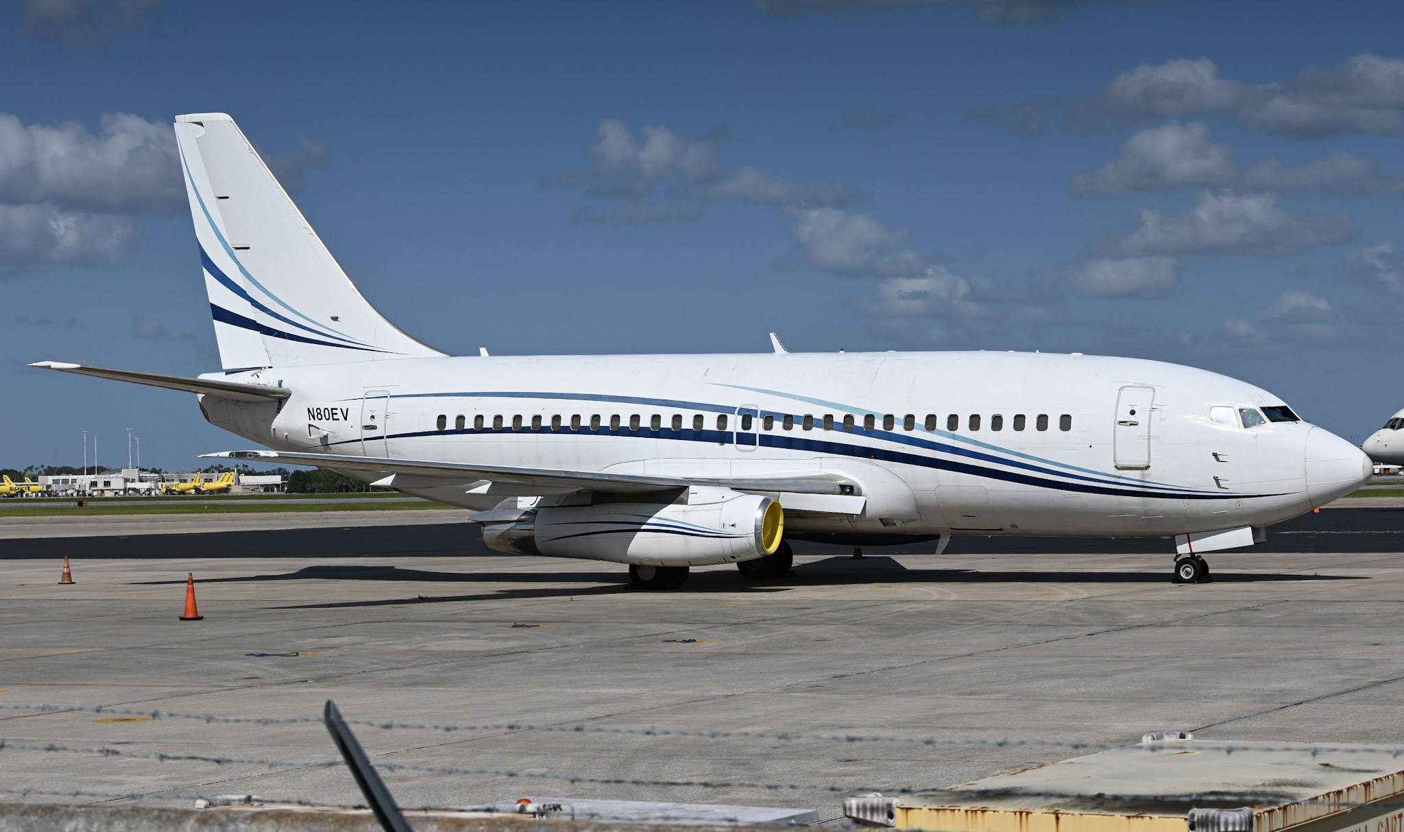 Full size: PRIVATE Boeing 737-200 N80EV at Orlando International Airport