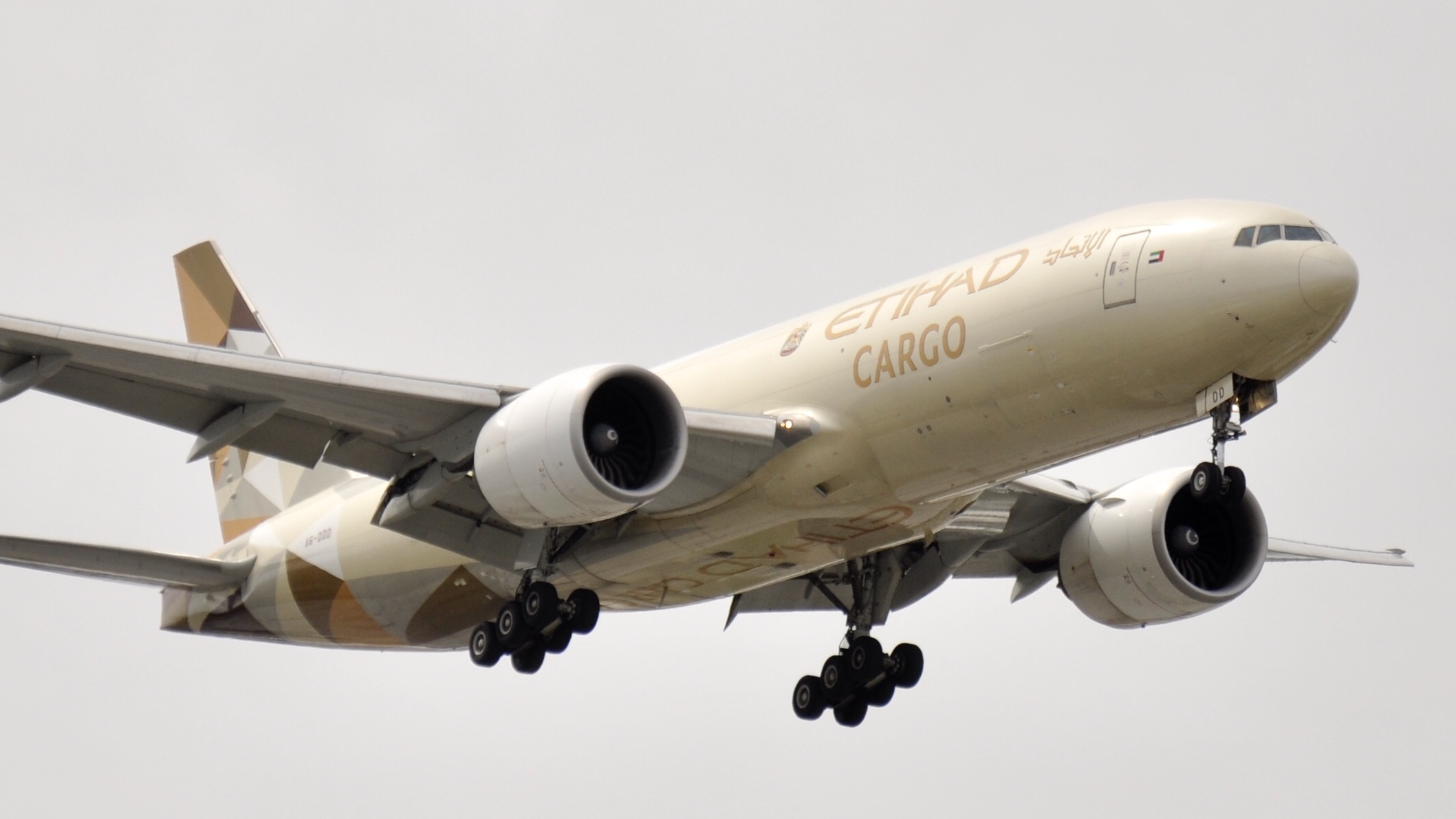 Full size: Etihad Cargo Boeing 777-300ER A6-ddd at Chicago O'Hare International Airport