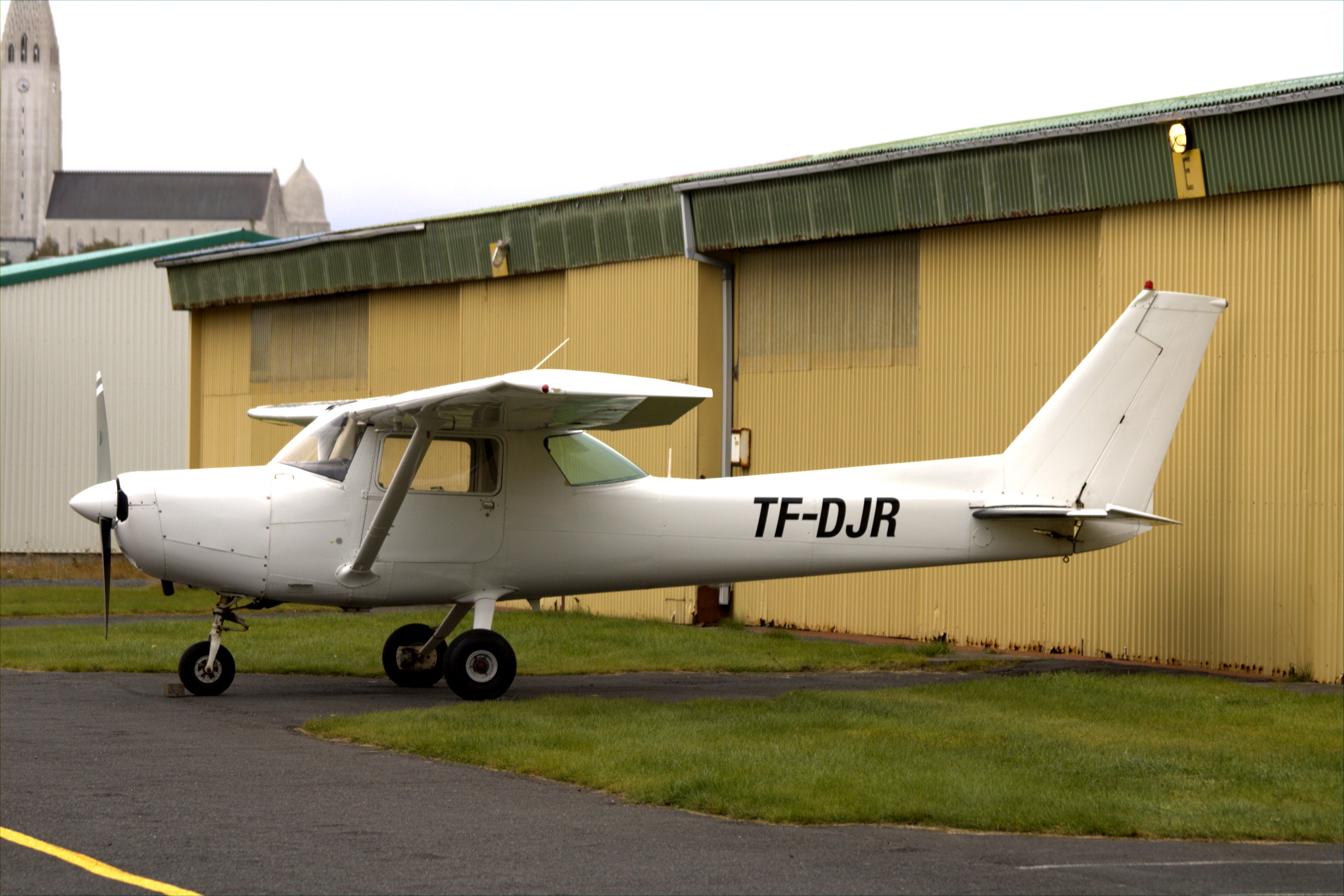 Full size: PRIVATE Cessna 152 TF-DJR at Reykjavik Airport