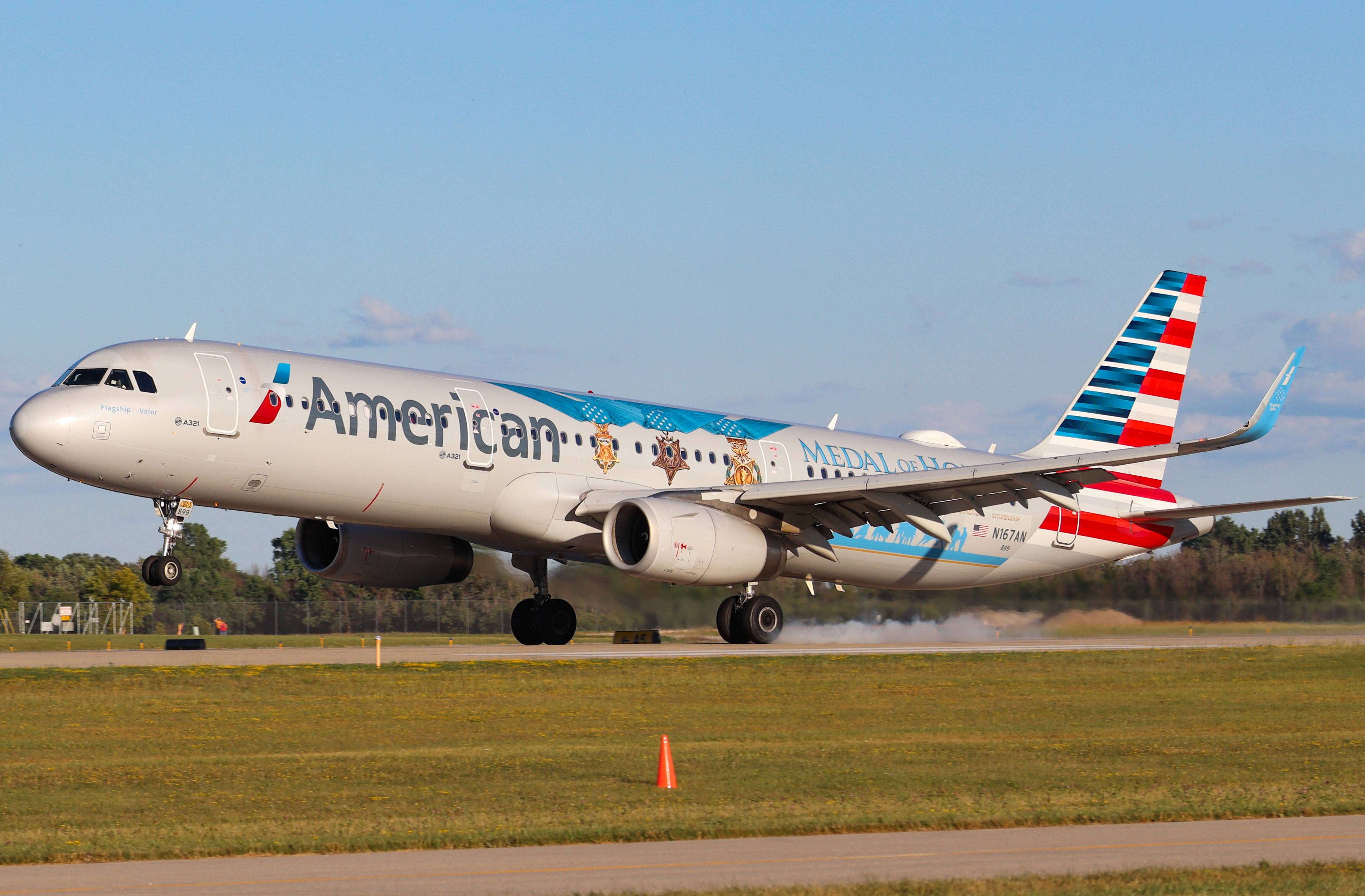 Full size: American Airlines Airbus A321-200 N167AW at Wittman Regional Airport