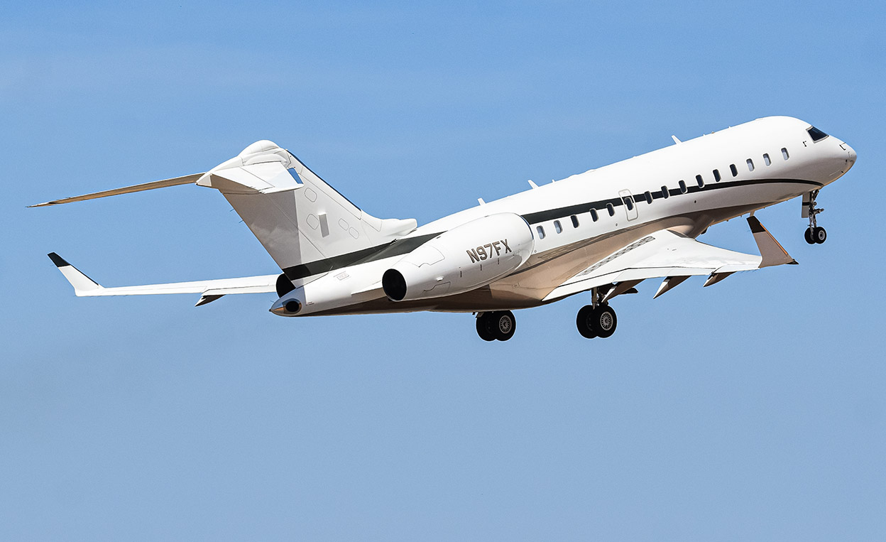 Full size: FlexJet Bombardier Global Express XRS N97FX at Aeropuerto de Cabo San Lucas Internacional