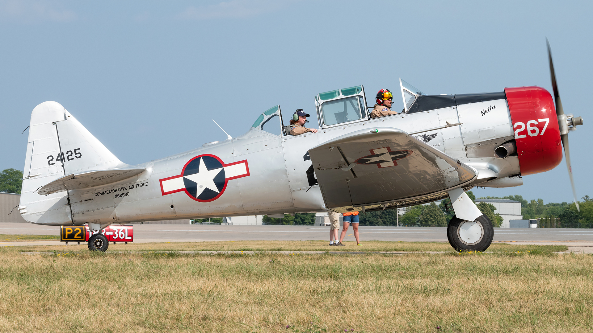 Full size: PRIVATE North American T-6 Texan N6253C at Wittman Regional Airport