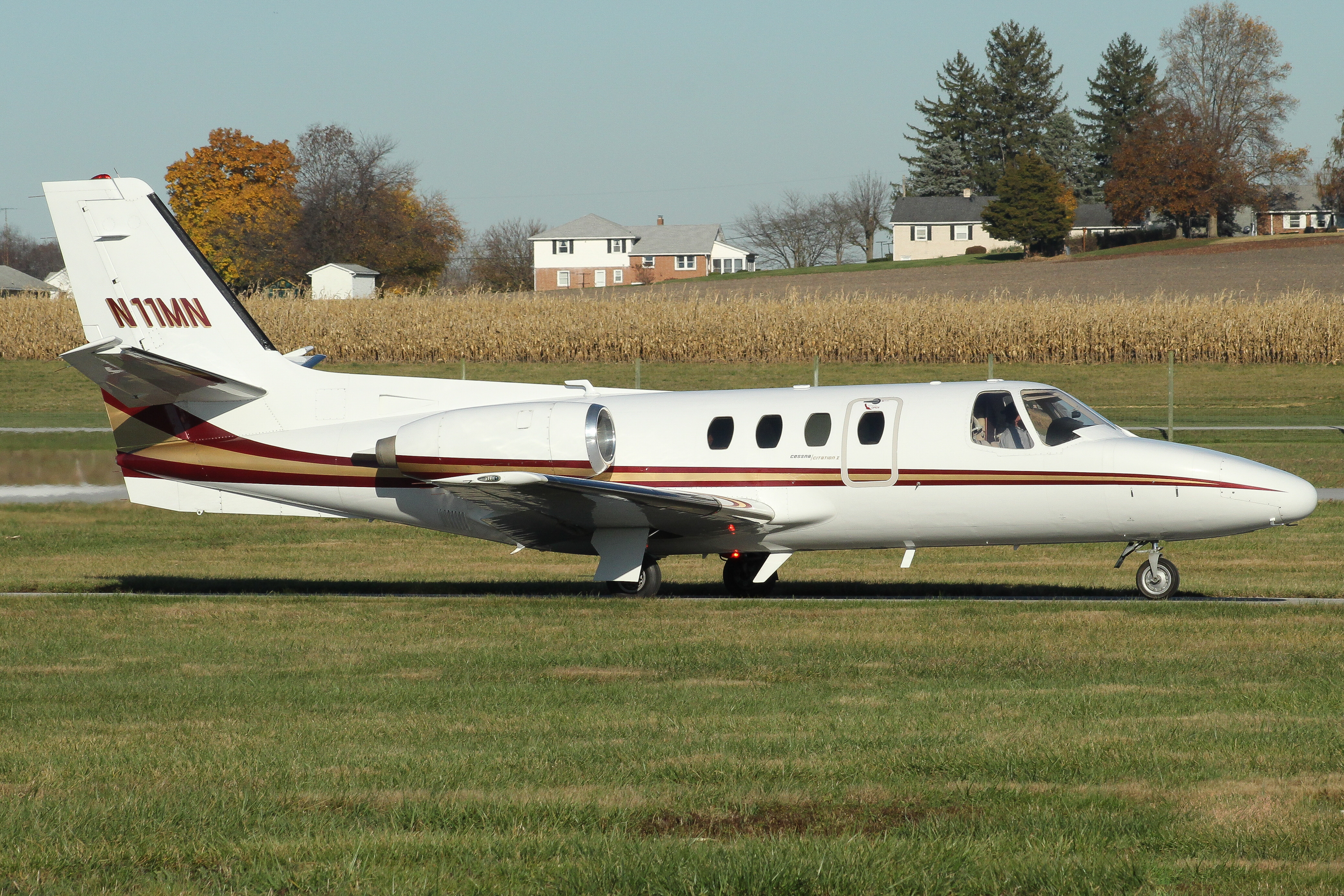 Full size: PRIVATE Cessna Citation 500 N11MN at York Airport