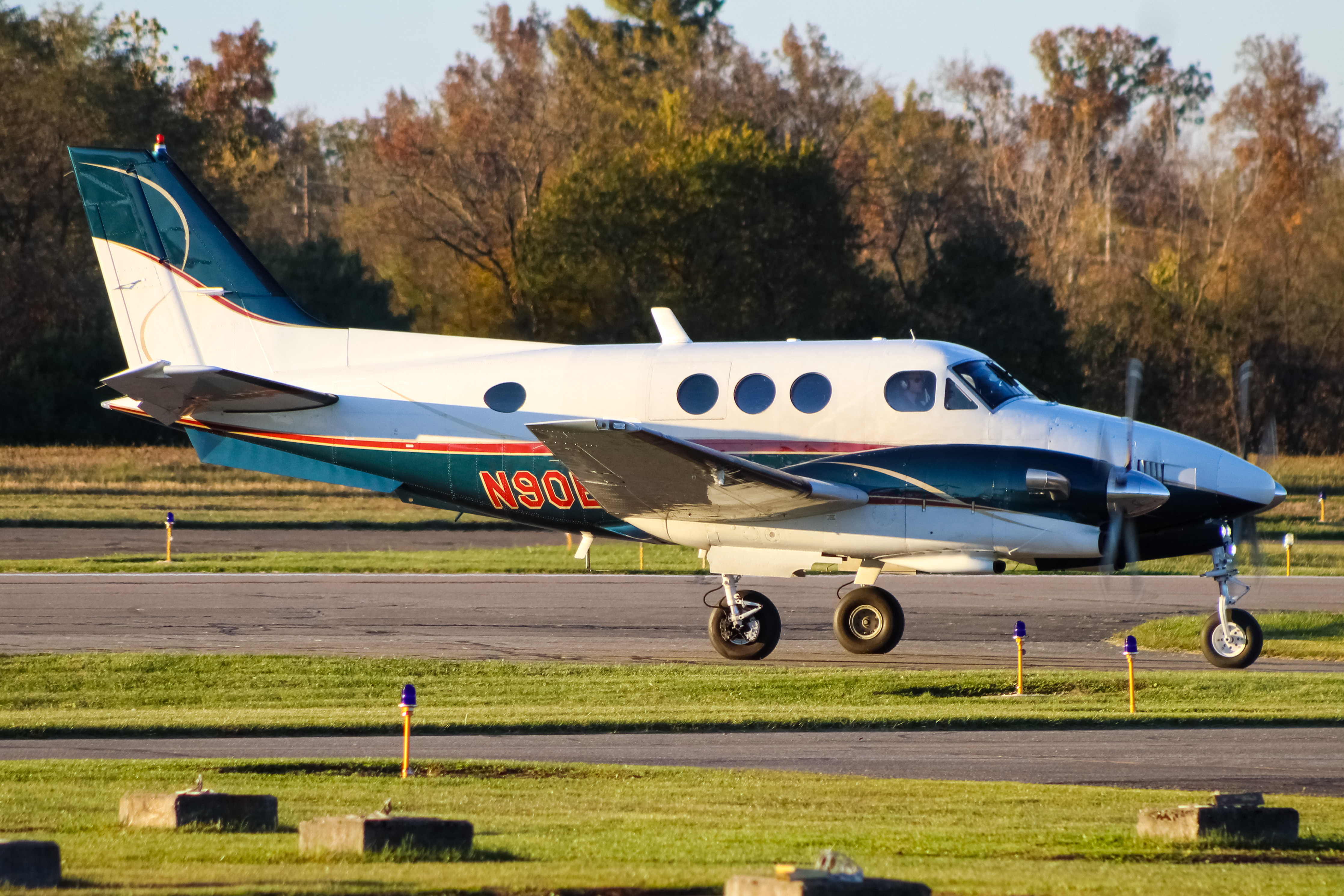 Full size: PRIVATE  Beechcraft King Air C90 N90EL at Clermont County Airport