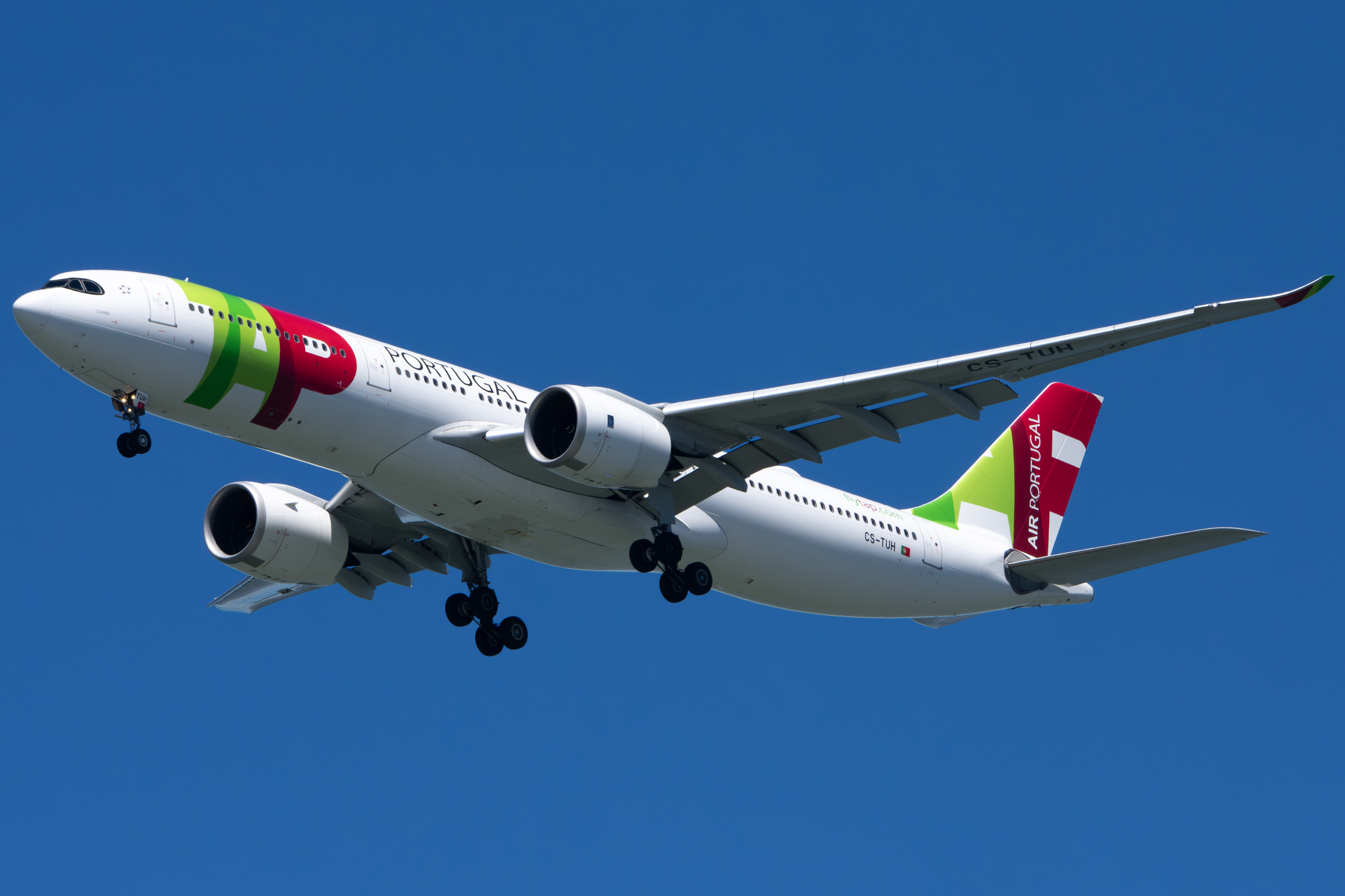 Full size: TAP Air Portugal Airbus A330-900 CS-TUH at San Francisco International Airport