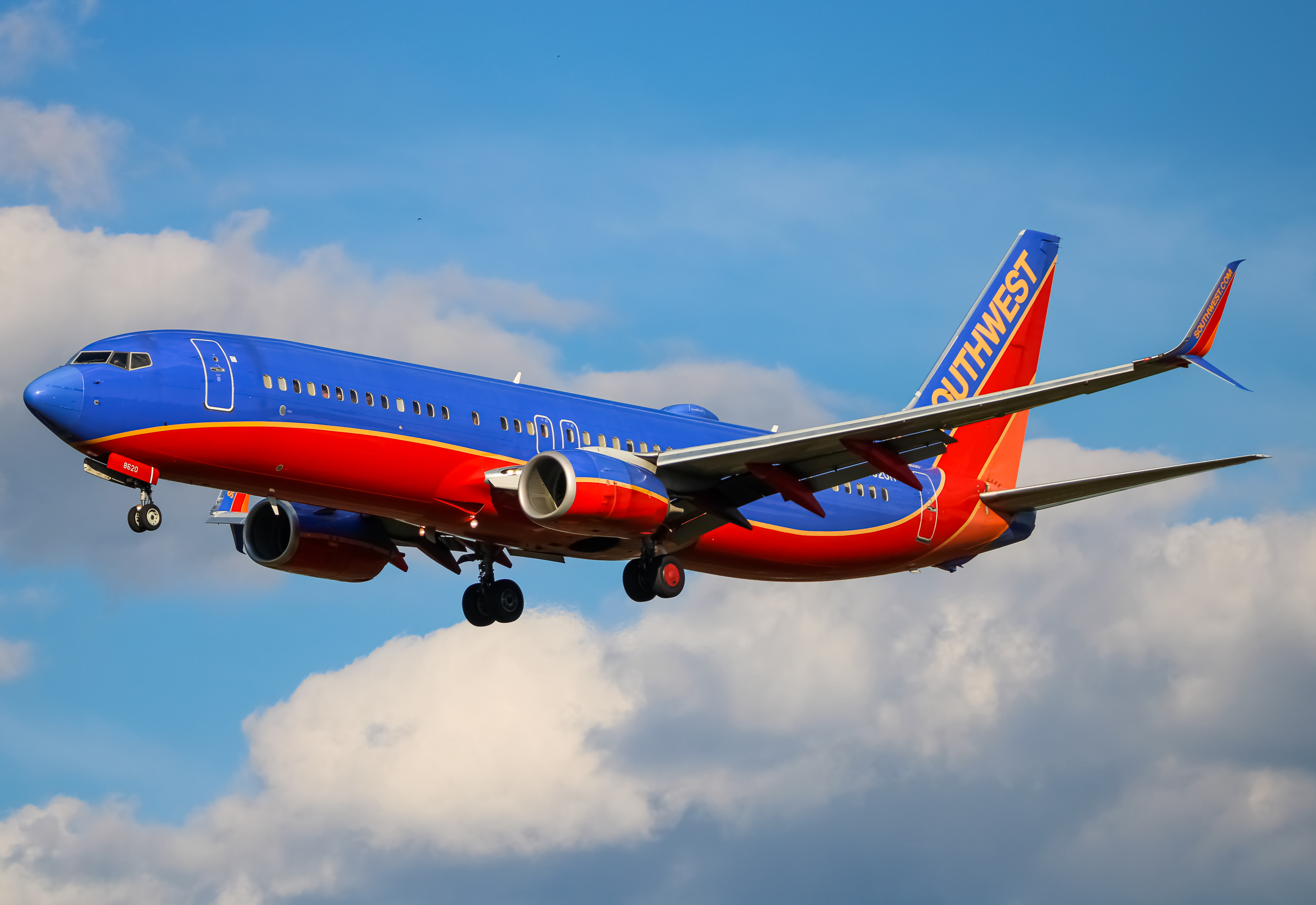 Full size: Southwest Airlines Boeing 737-800 N8620H at Baltimore/Washington International Thurgood Marshall Airport