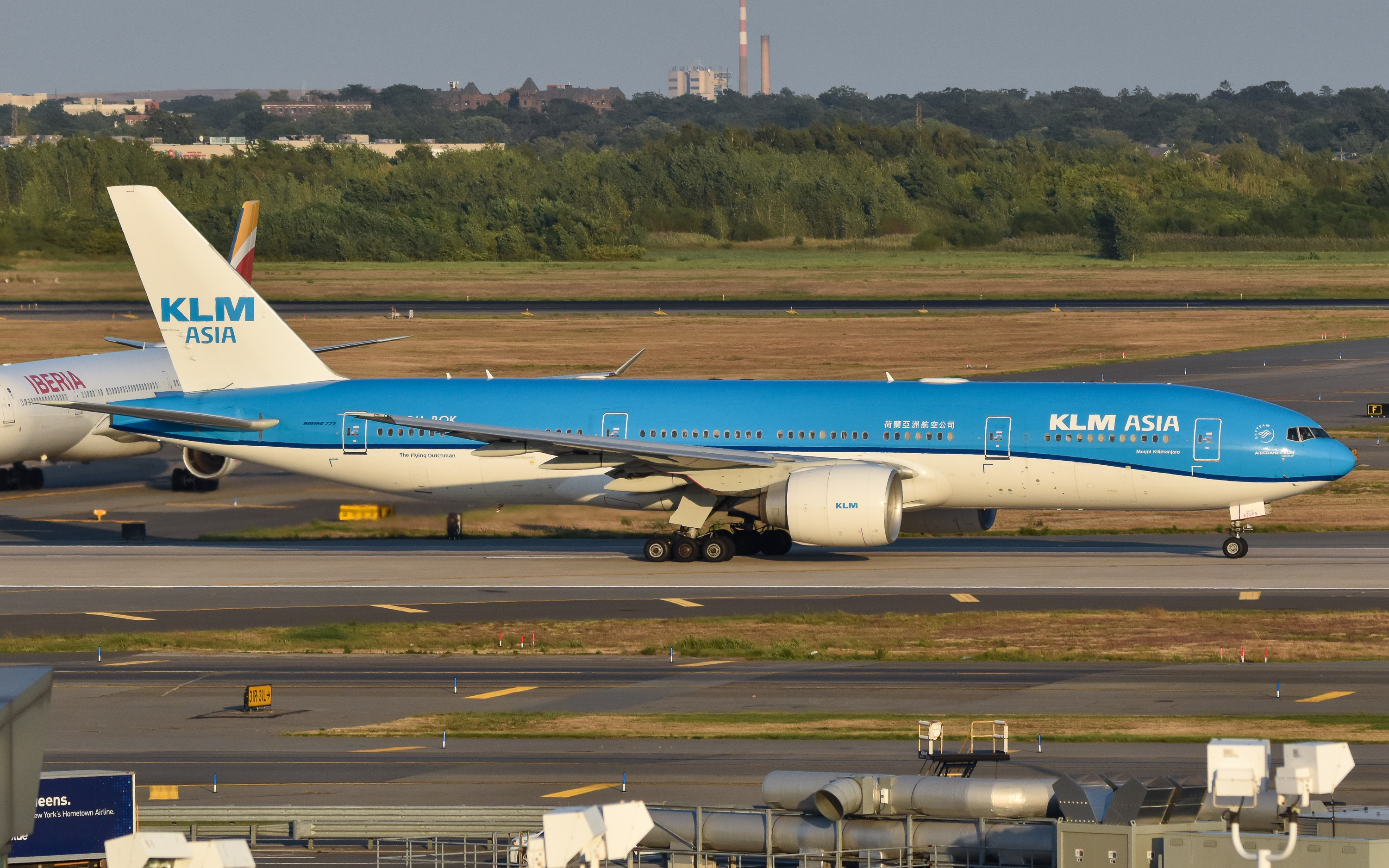 Full size: KLM Boeing 777-200ER PH-BQK at John F. Kennedy International Airport