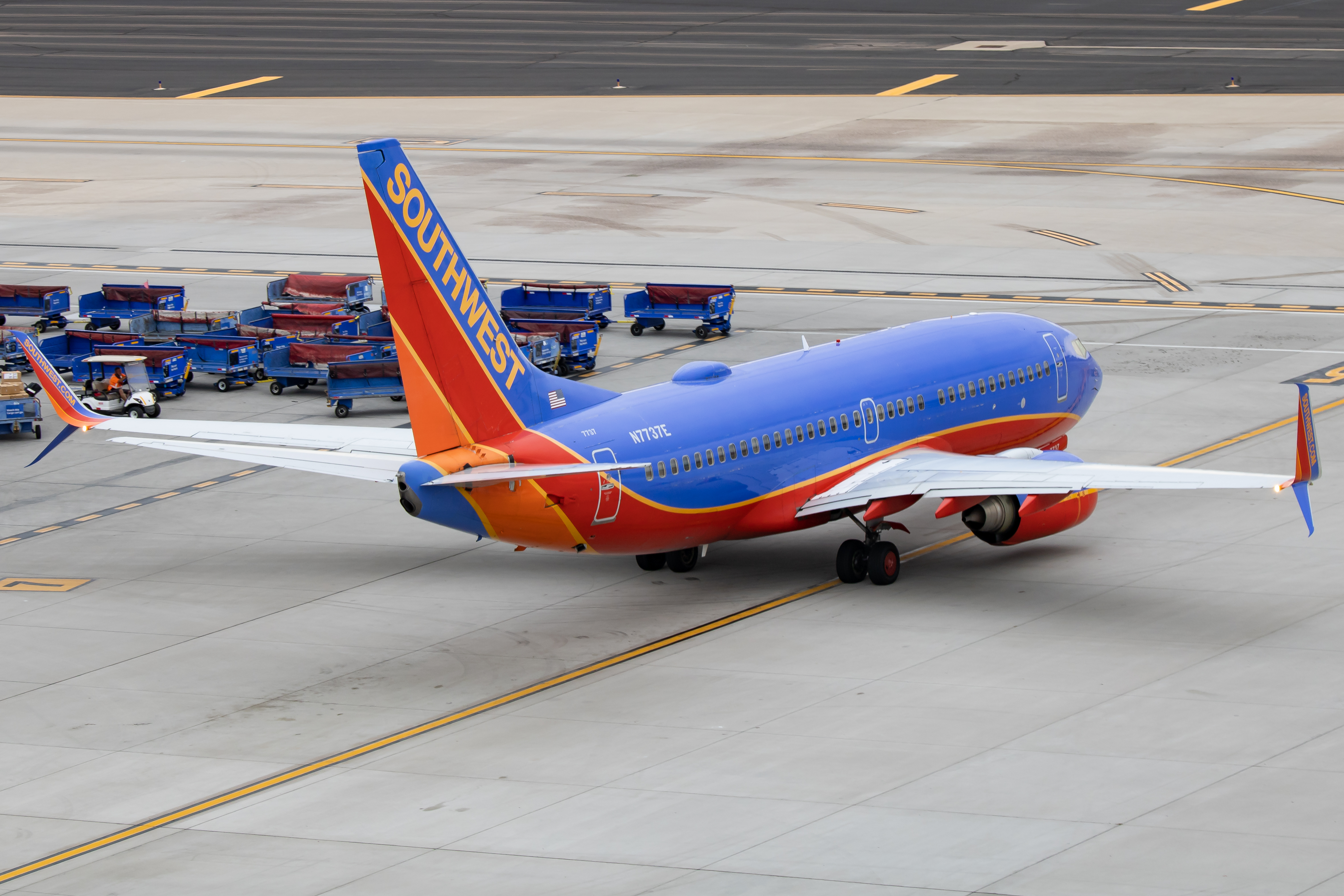 Full size: Southwest Airlines Boeing 737-700 N7737E at Phoenix Sky Harbor International Airport