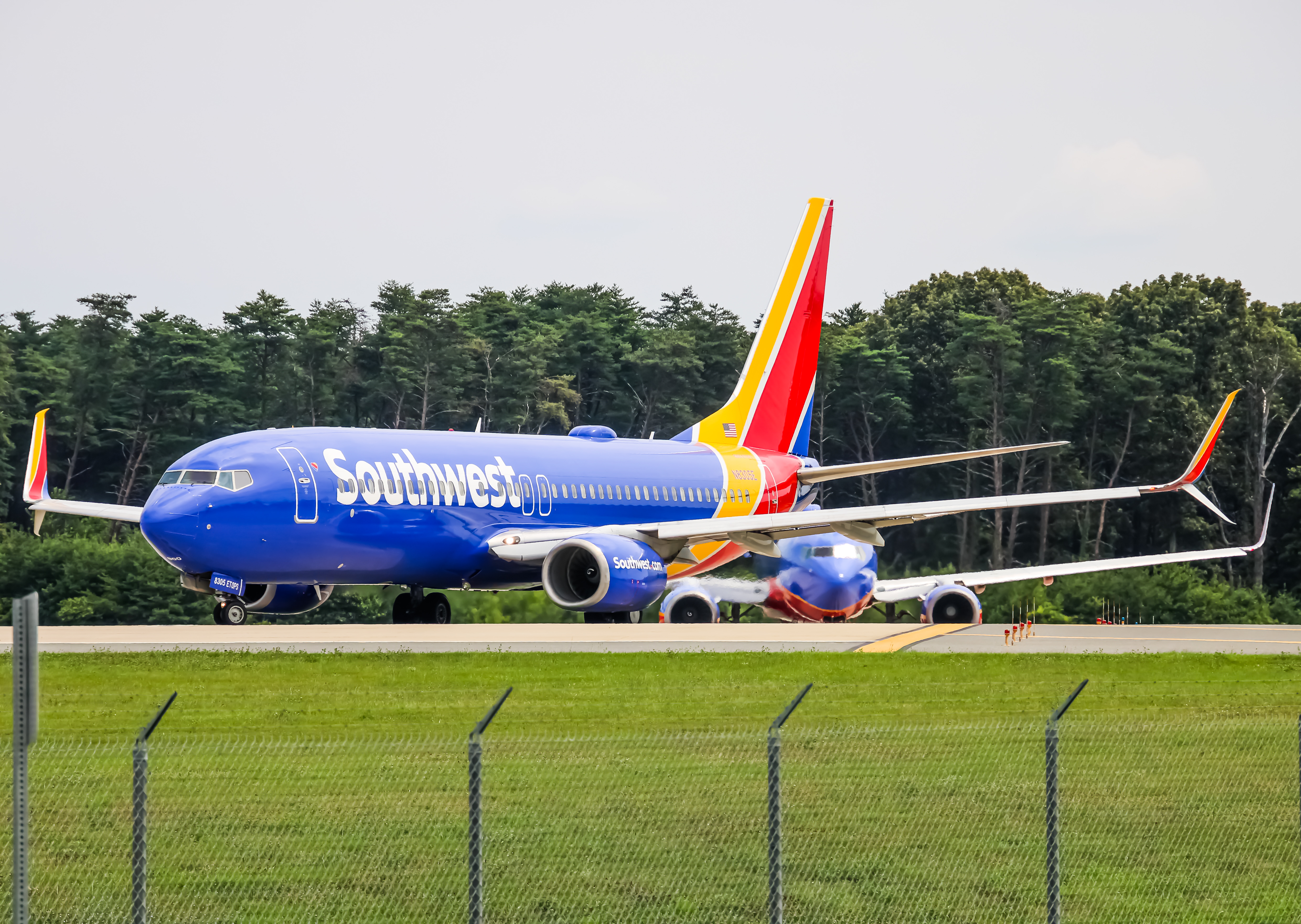 Full size: Southwest Airlines Boeing 737-800 N8305E at Baltimore/Washington International Thurgood Marshall Airport