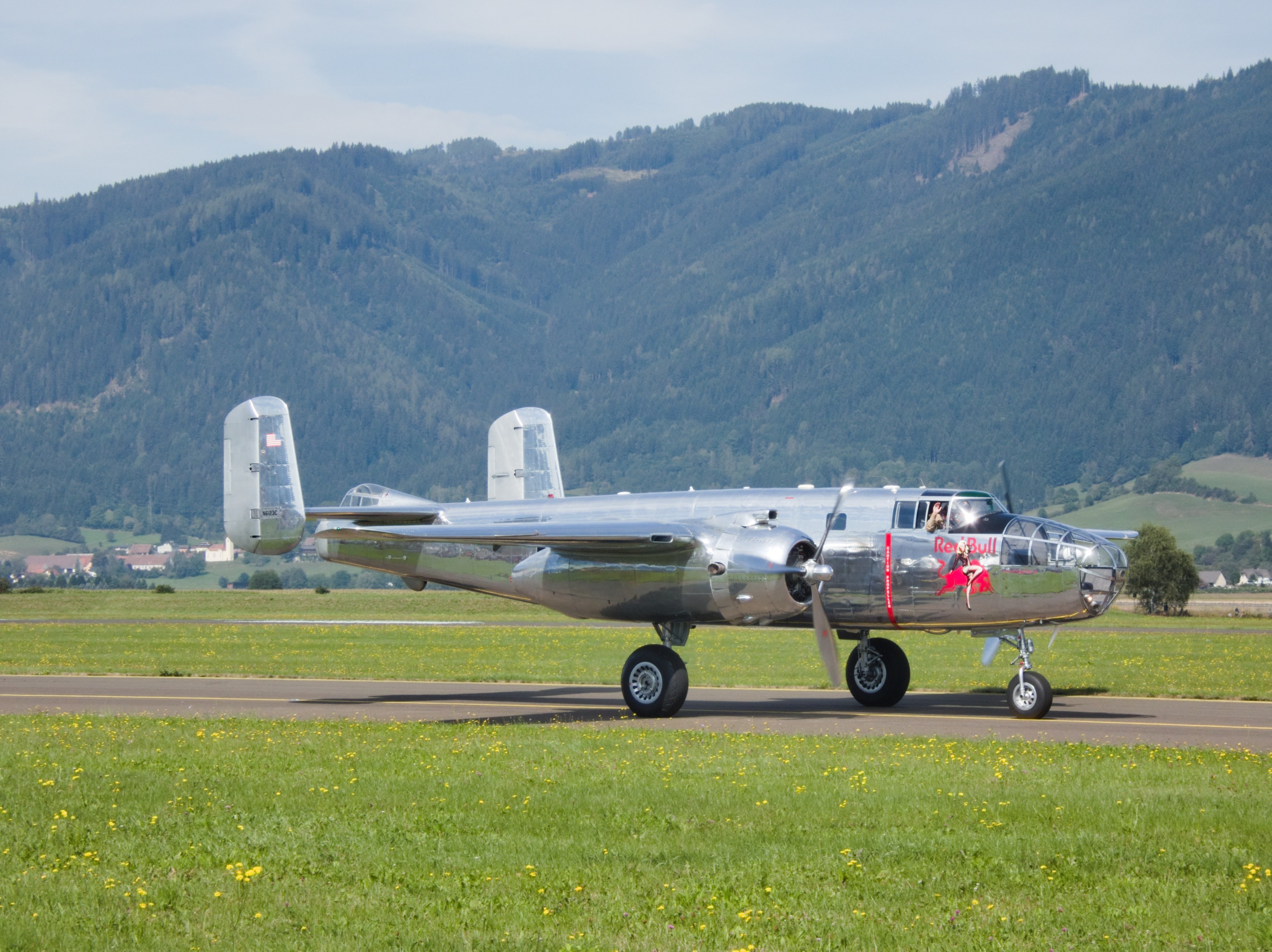 Full size: Red Bull  North American B-25 Mitchell N6123C at 