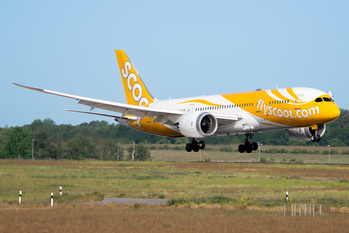 Full size: Scoot Boeing 787-9 9V-OFJ at Berlin Brandenburg Airport