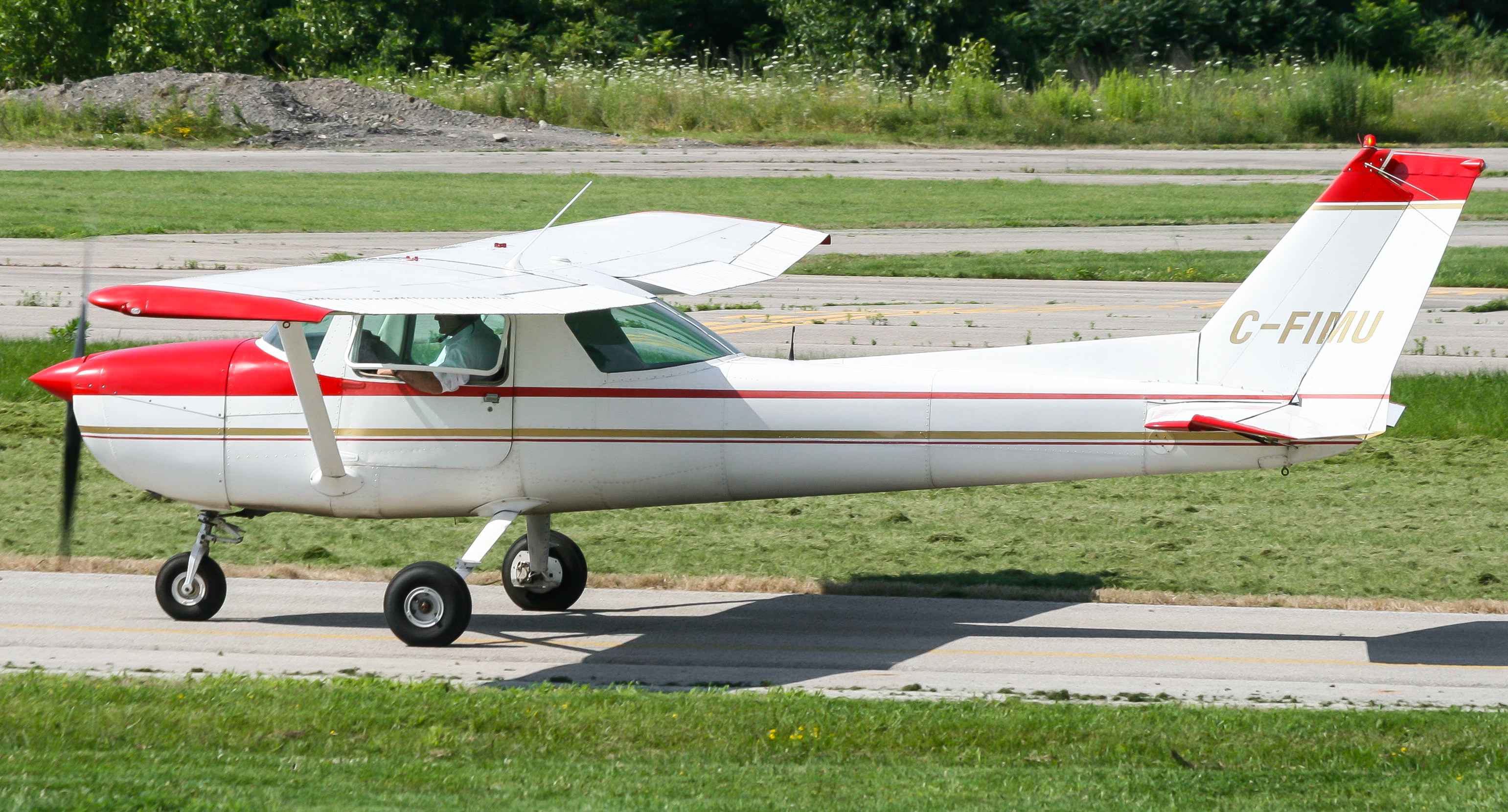 Full size: PRIVATE Cessna 150L C-FIMU at 