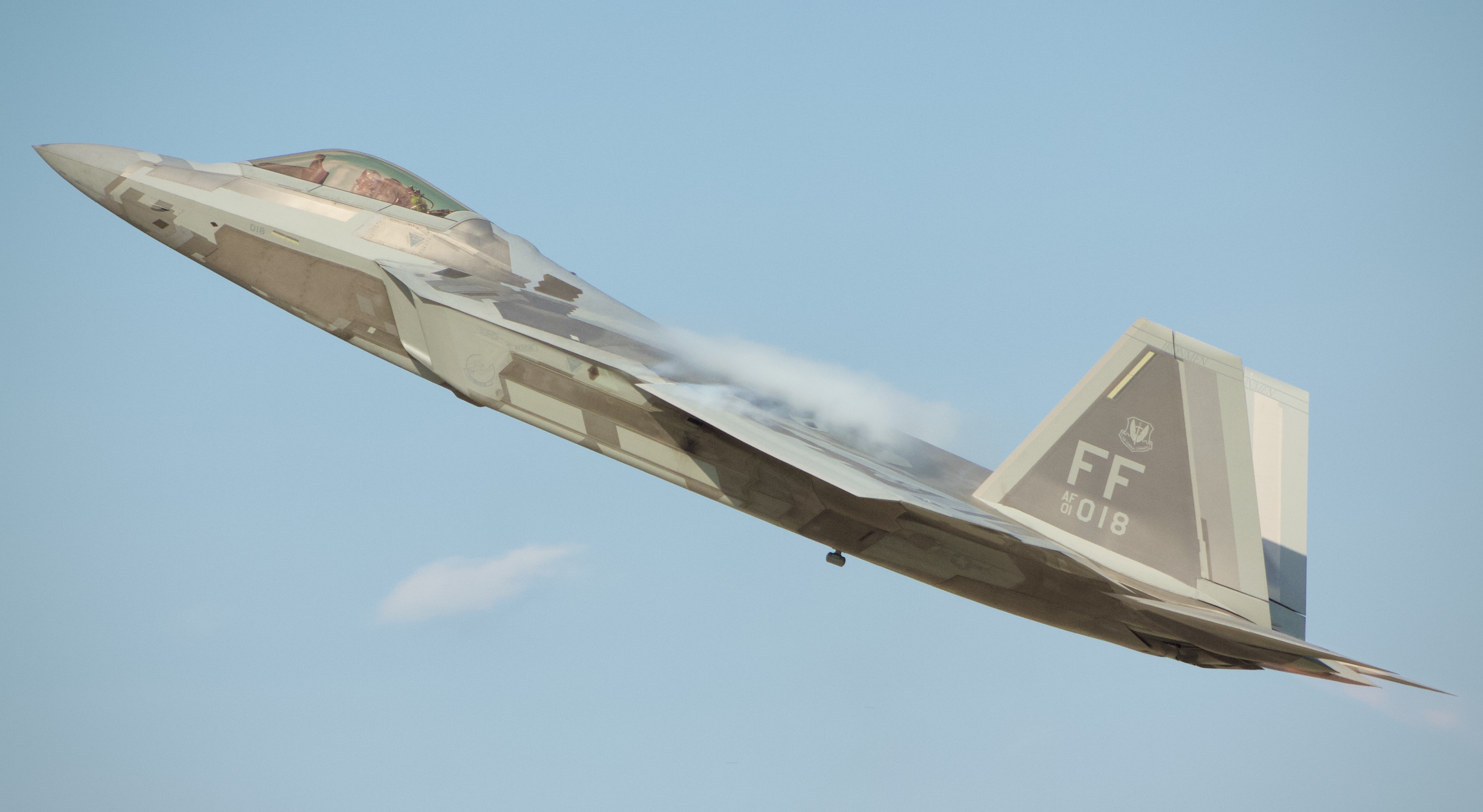 Full size: USAF - United States Air Force Lockheed Martin F-22A Raptor 01-4018 at Wittman Regional Airport