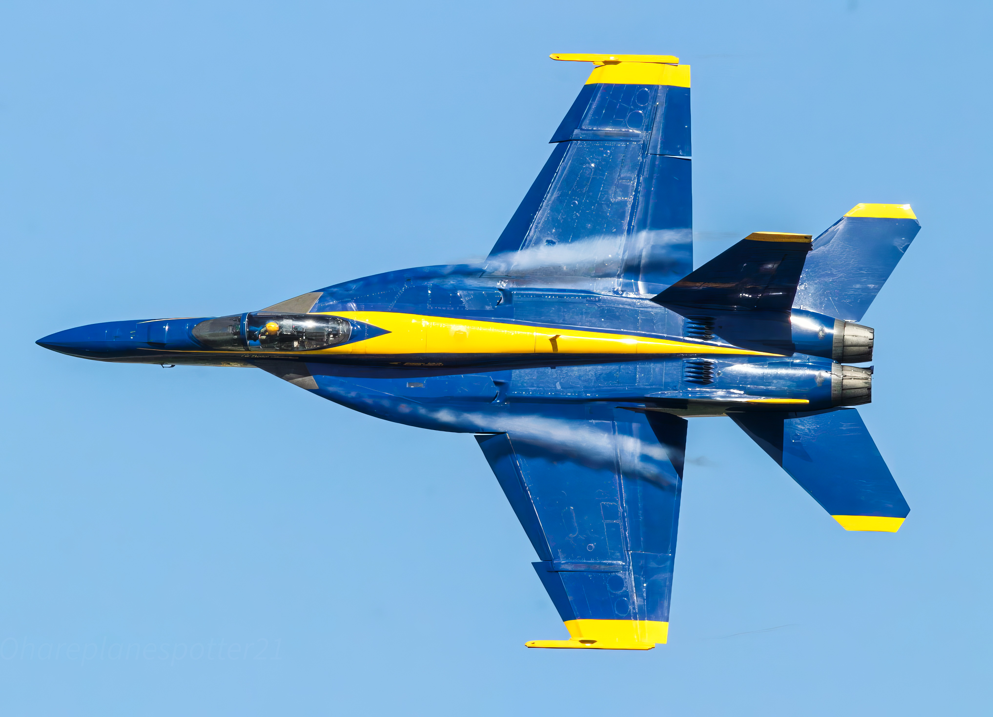 Full size: Blue Angels Boeing F/A-18E/F Super Hornet 165782 at Spirit of St. Louis Airport