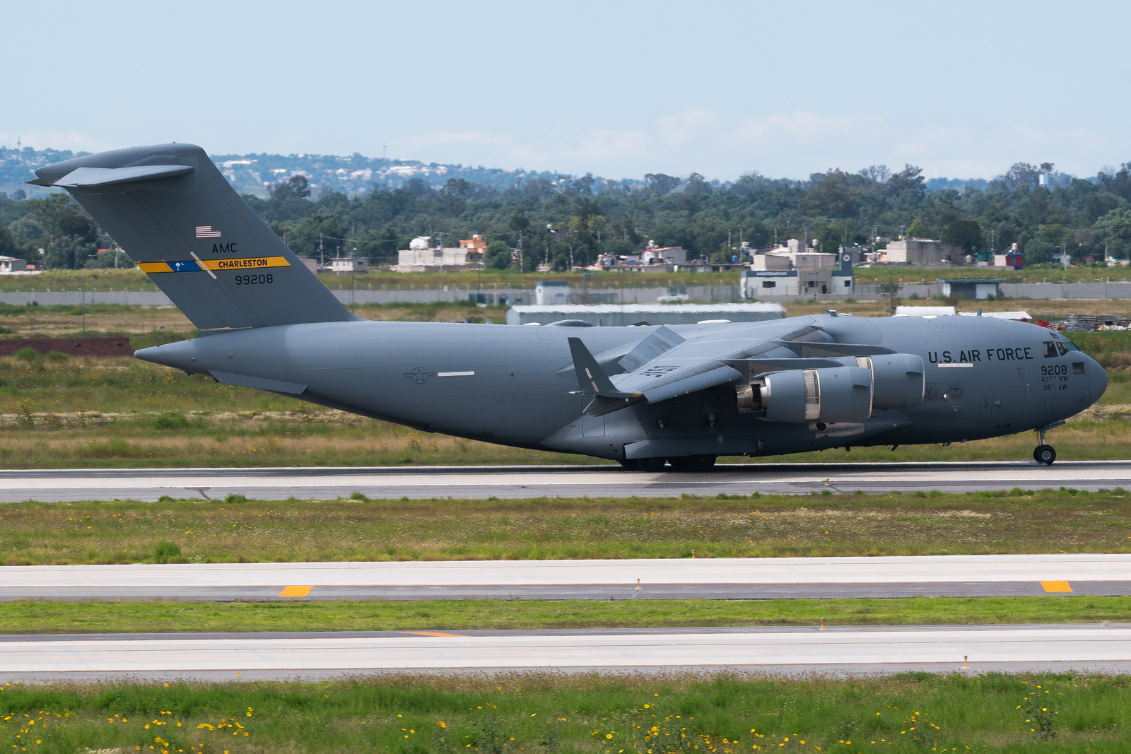 Full size: USAF - United States Air Force Boeing C-17 Globemaster III 09-9208 at Mexico City Felipe Angeles International Airport
