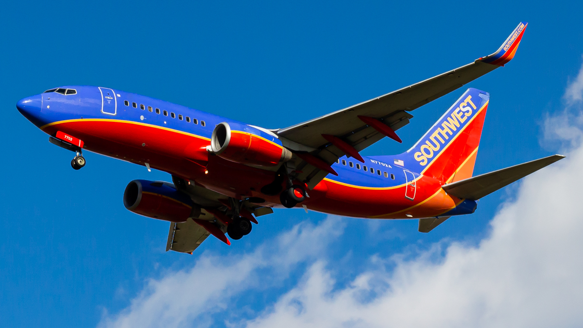 Full size: Southwest Airlines Boeing 737-700 N7702A at Cincinnati/Northern Kentucky International Airport