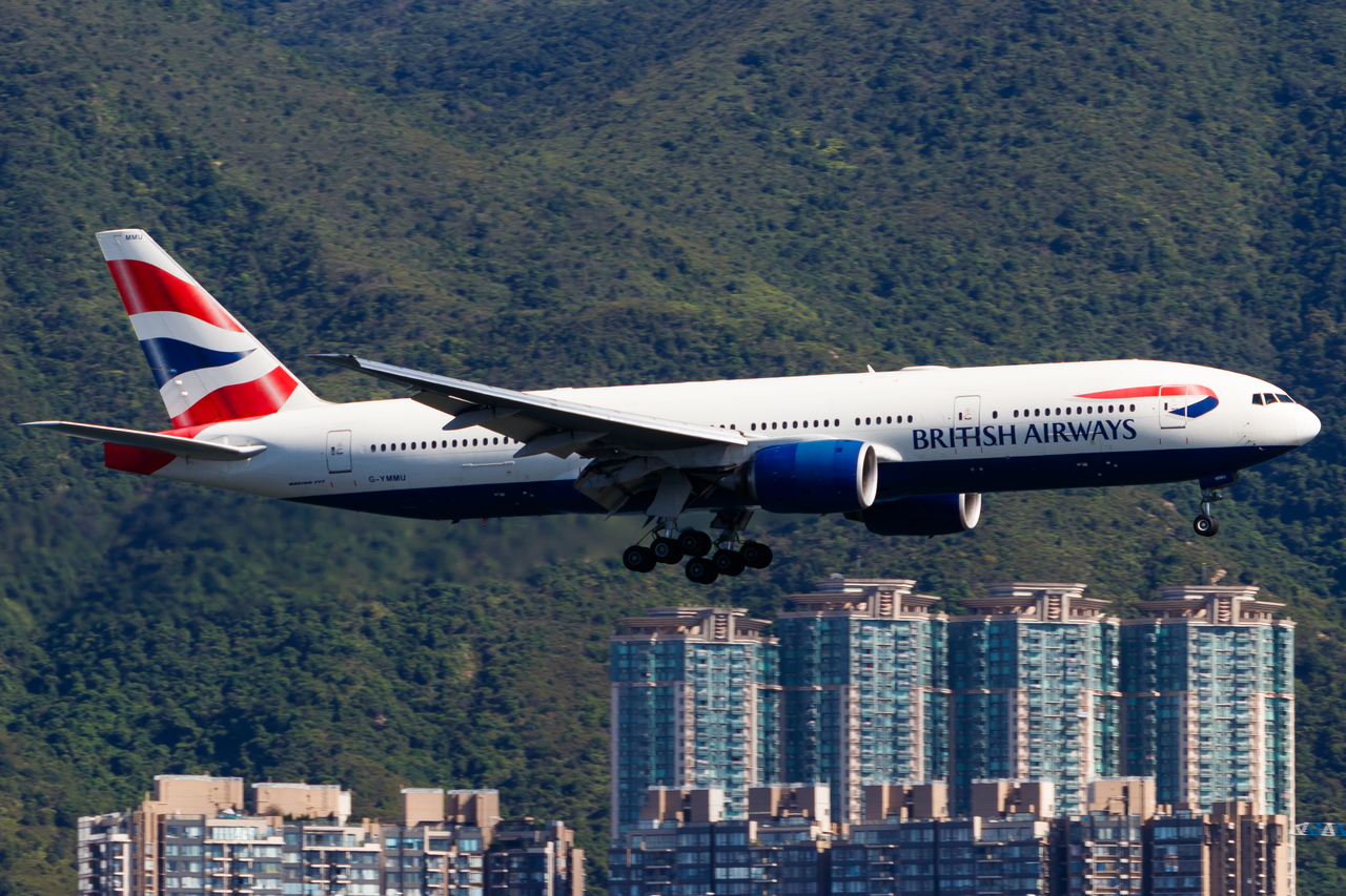 Full size: British Airways Boeing 777-200ER G-YMMU at Hong Kong International Airport