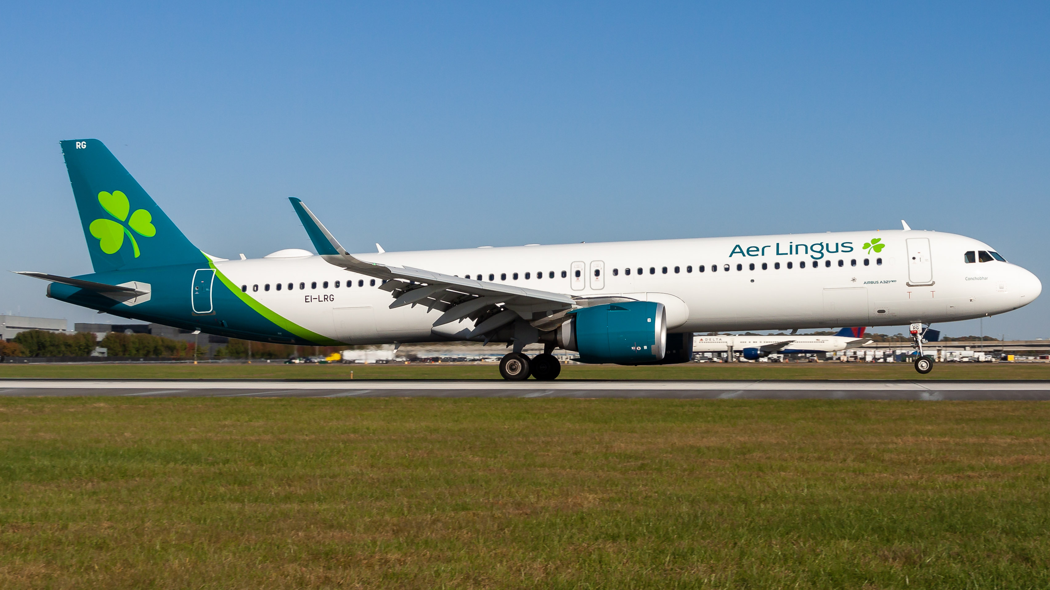 Full size: Aer Lingus Airbus A321NEO EI-LRG at Washington Dulles International Airport