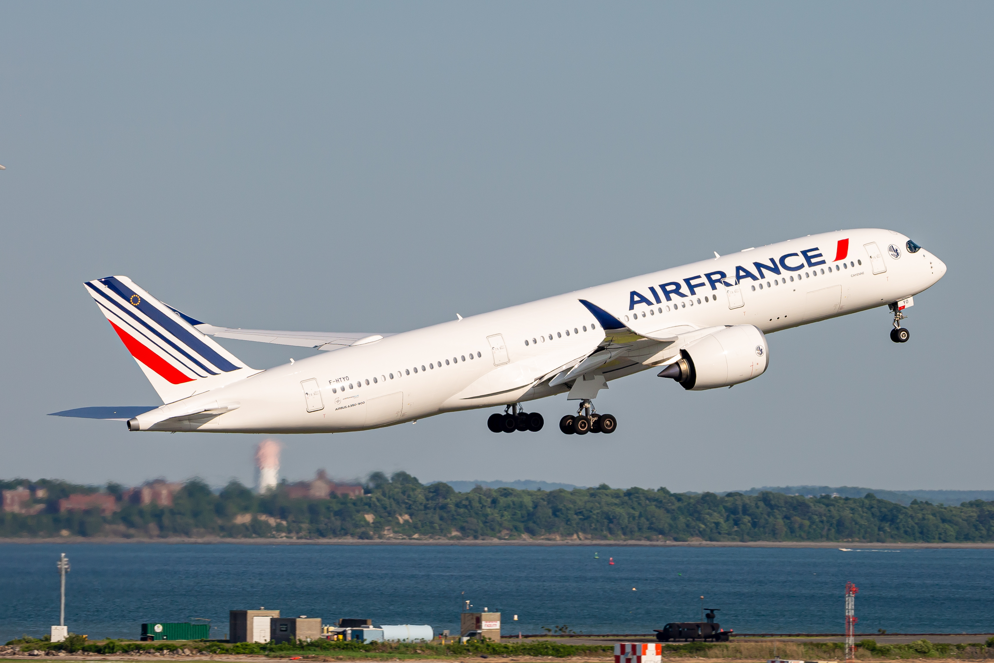 Full size: Air France Airbus A350-900 F-HTYO at General Edward Lawrence Logan International Airport