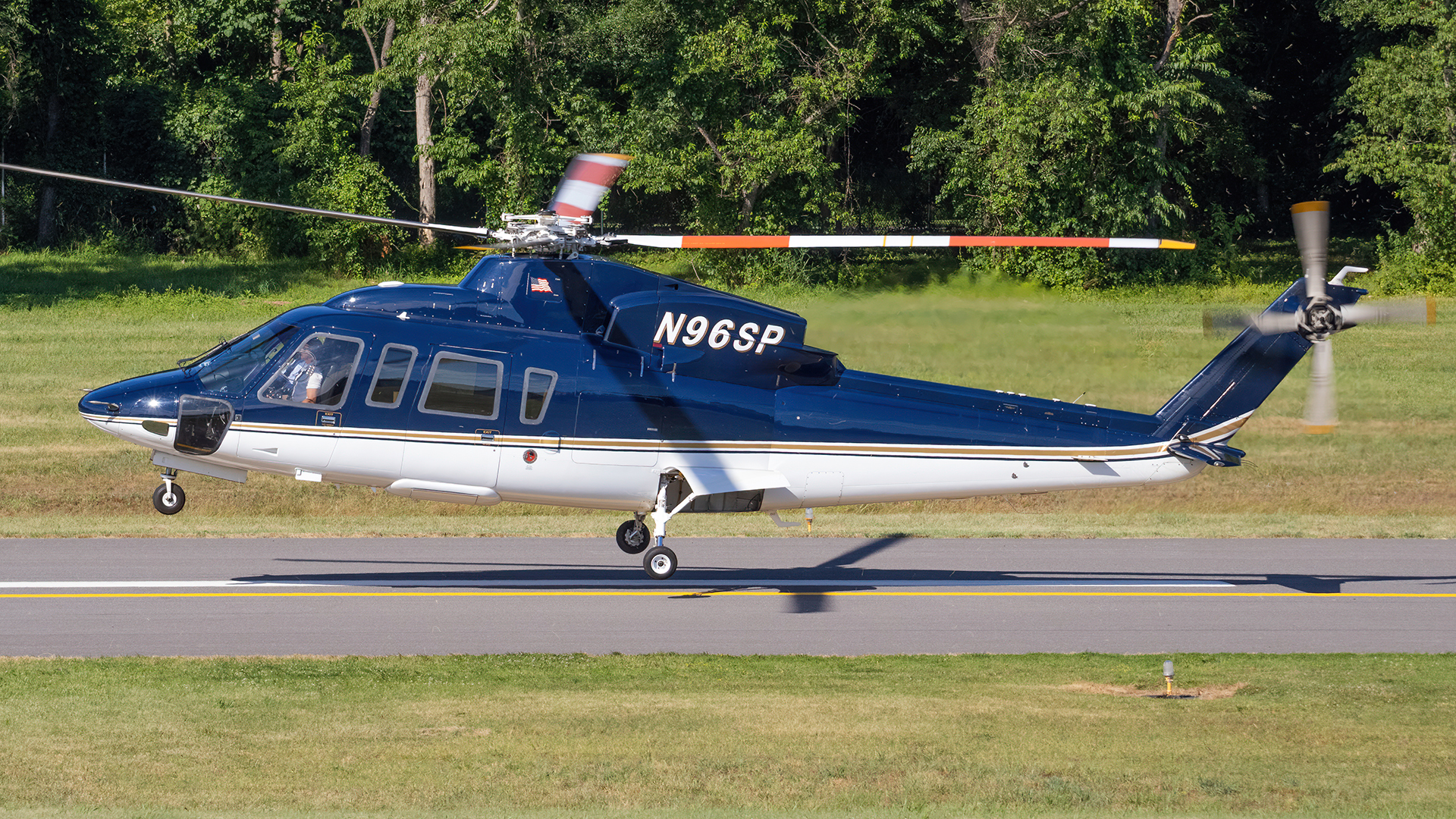 Full size: PRIVATE Sikorsky S-76 N96SP at College Park Airport