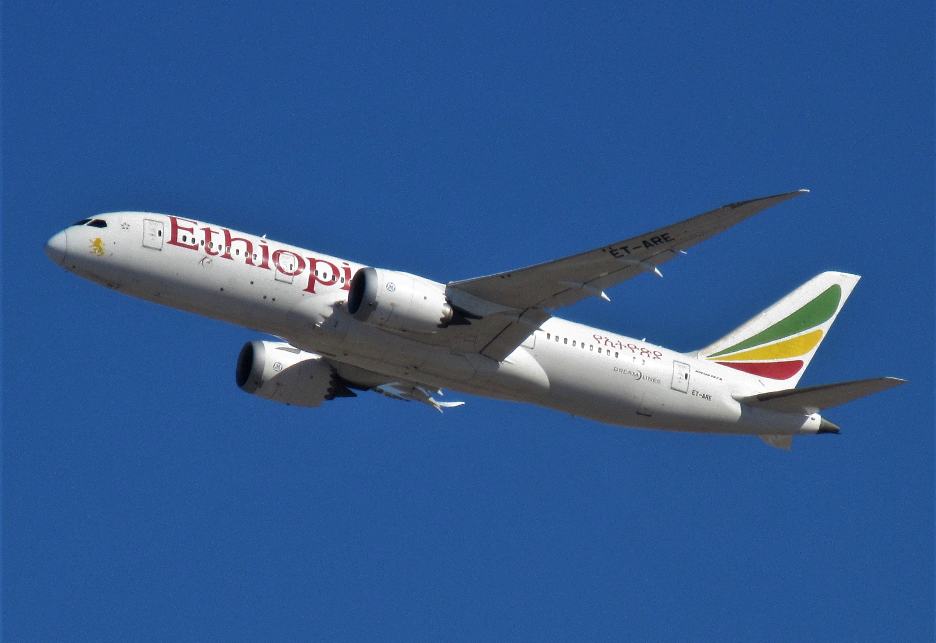 Full size: Ethiopian Boeing 787-8 ET-ARE at Chicago O'Hare International Airport