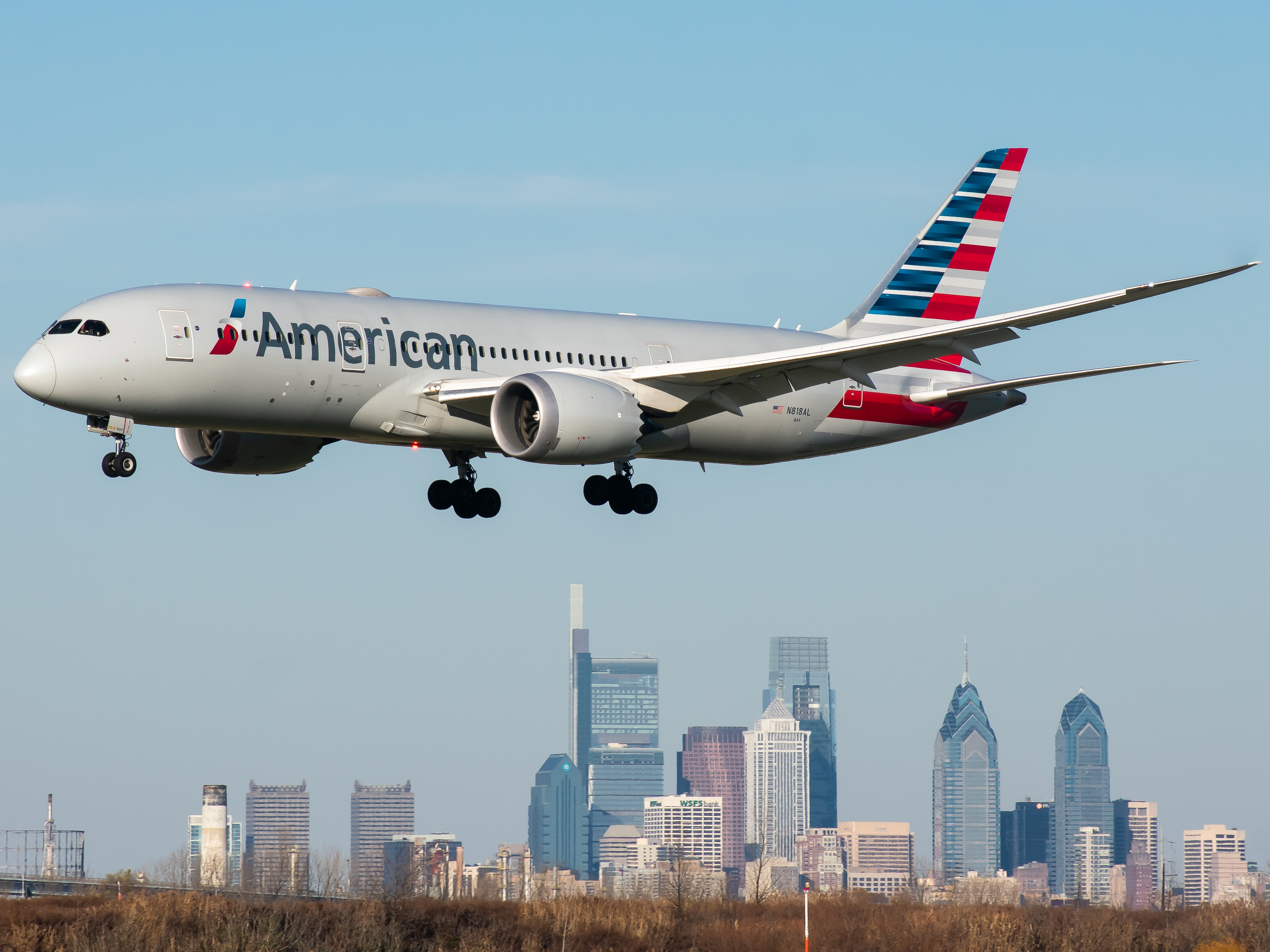 Full size: American Airlines Boeing 787-8 N818AL at Philadelphia International Airport