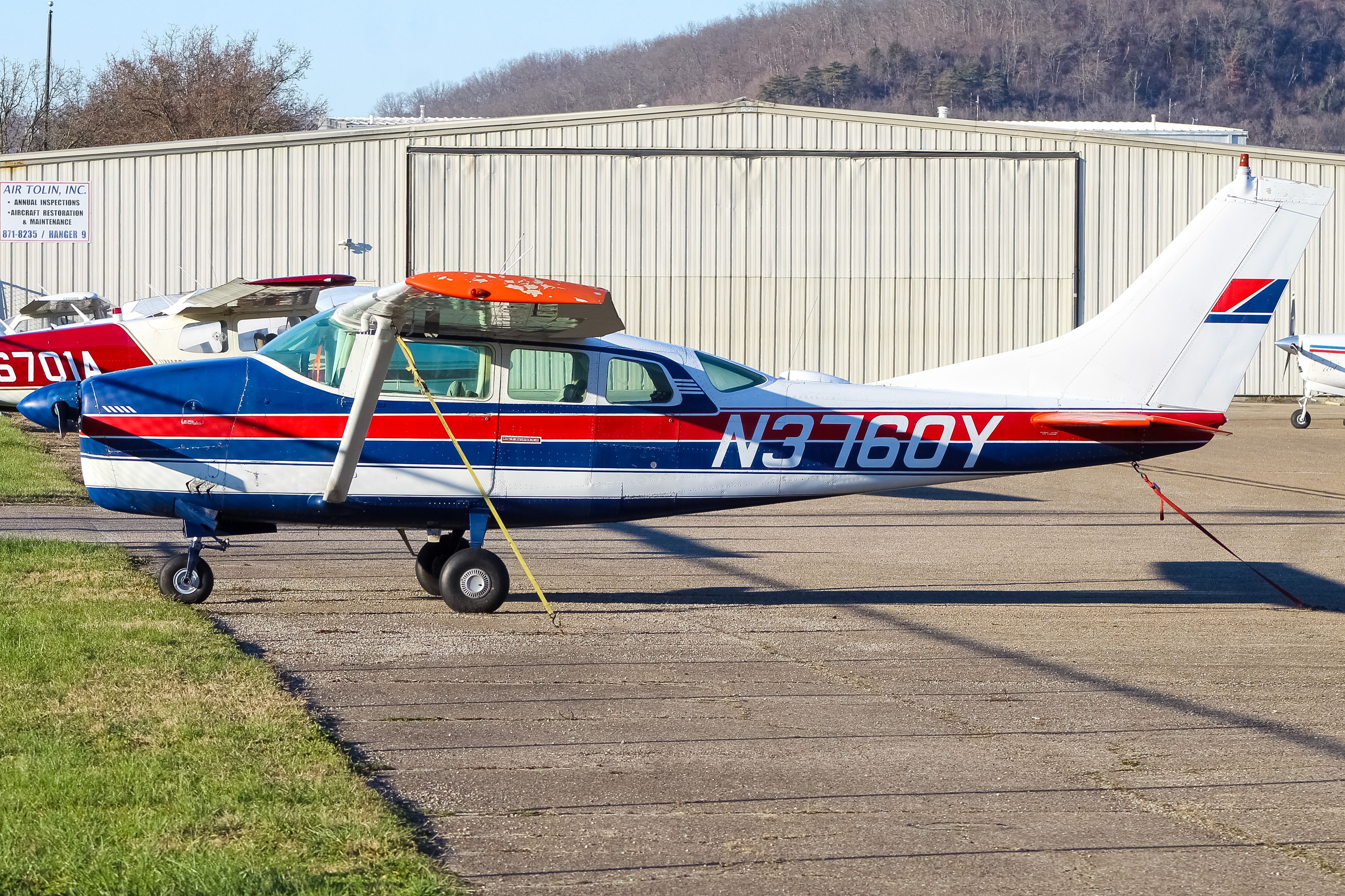Full size: PRIVATE  Cessna 210 N3760Y at Cincinnati Municipal Airport/Lunken Field