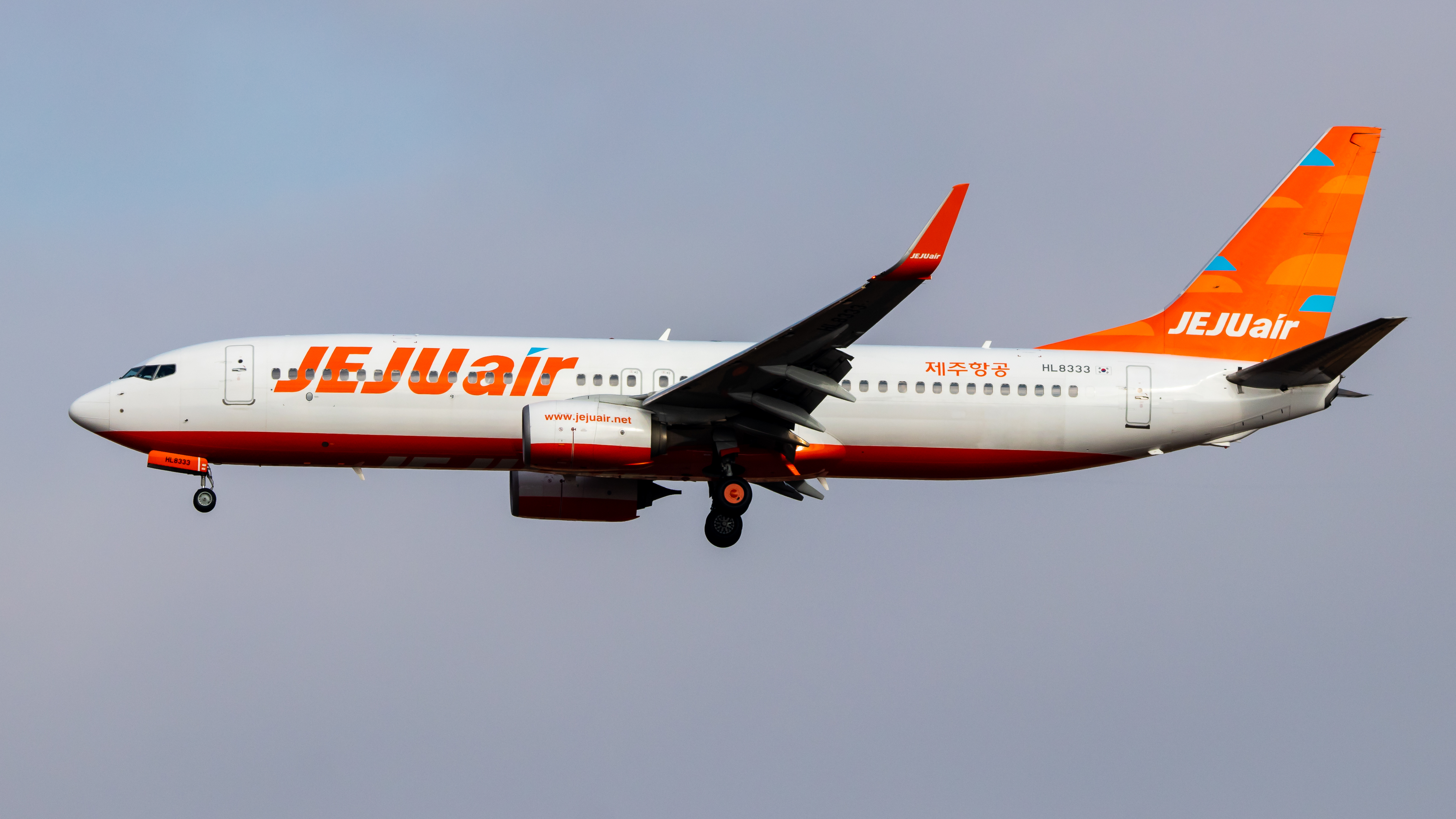 Full size: Jeju Air Boeing 737-800 HL8333 at Seoul-Gimpo International Airport